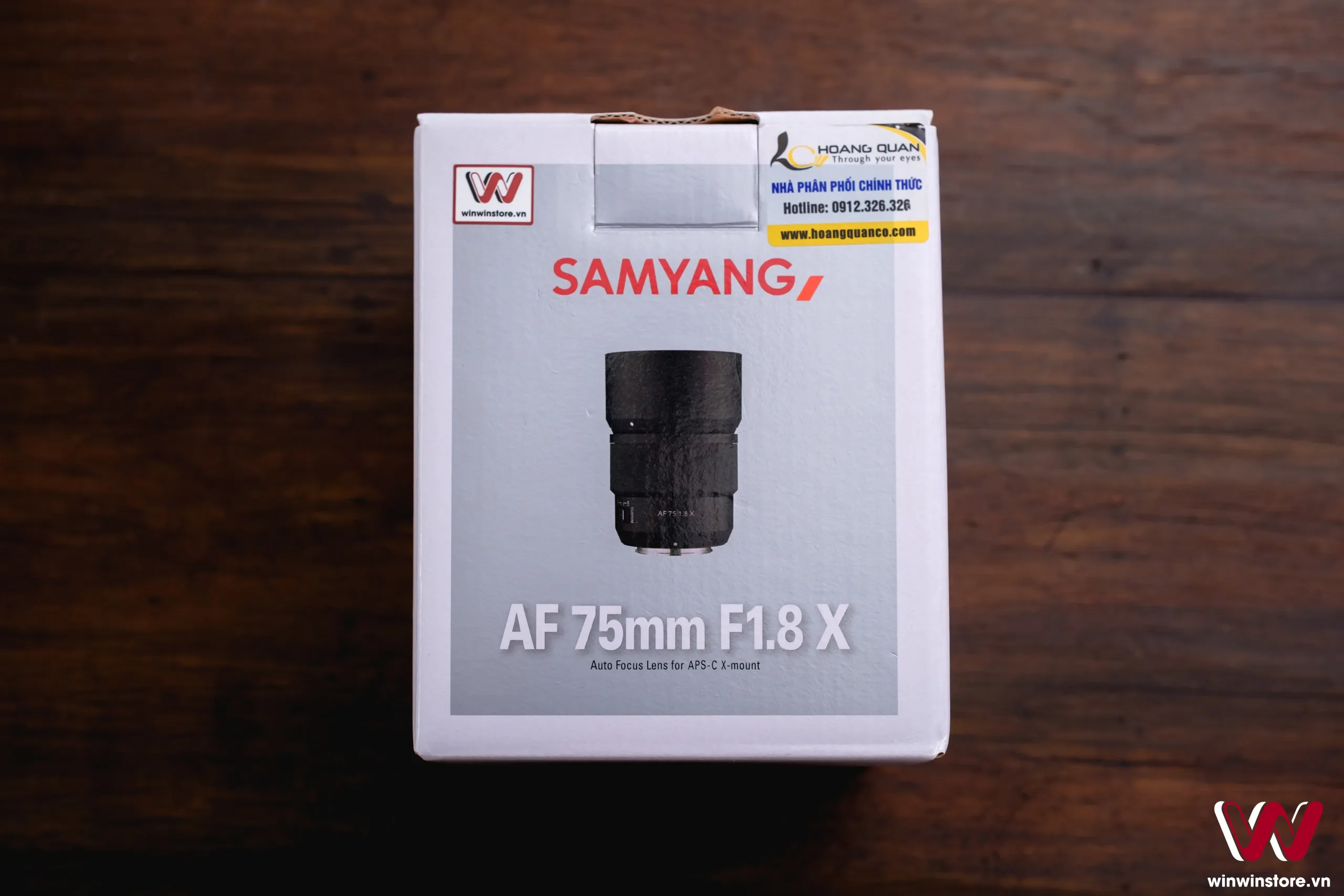 Trên tay ống kính Samyang 75mm F1.8 cho Fujifilm X: Gọn nhẹ, chống chịu thời tiết, giá 9.9 triệu