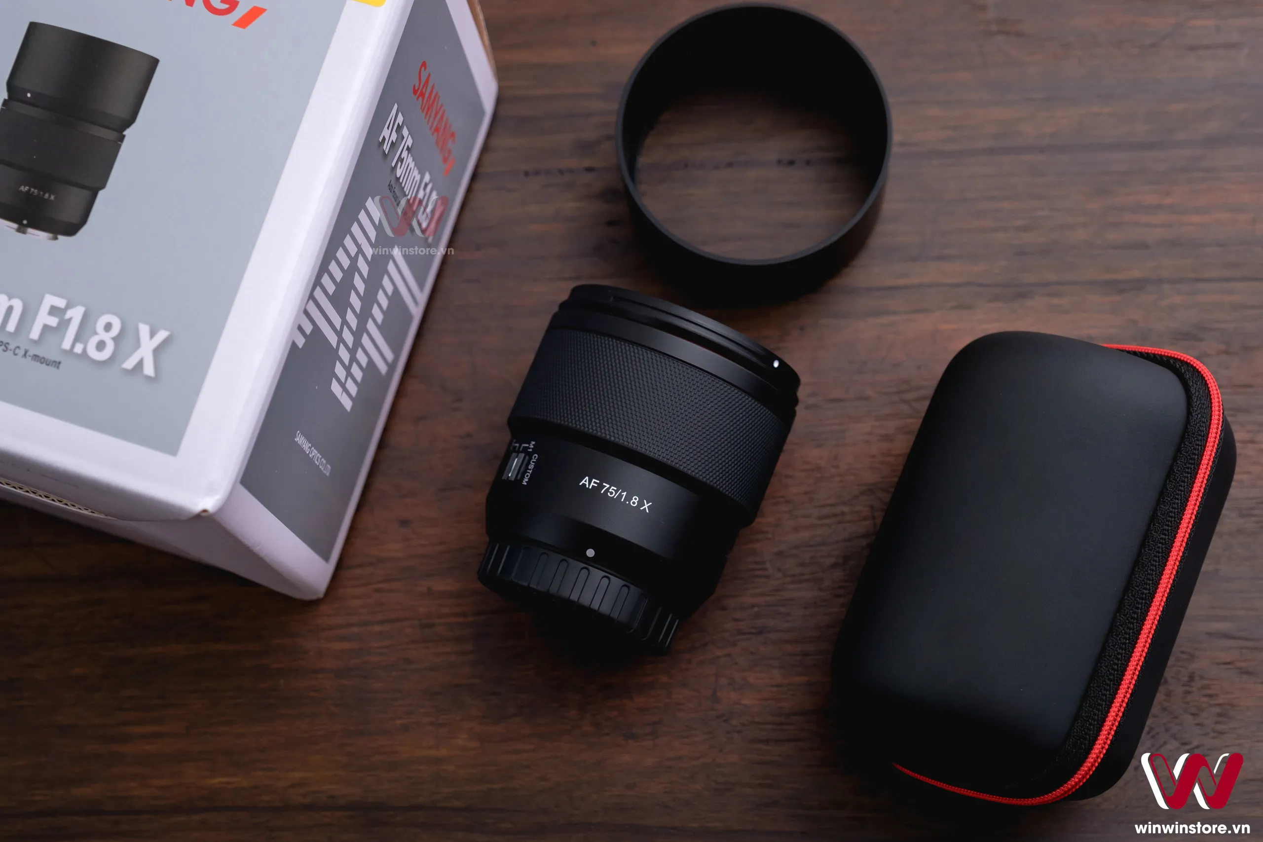 Trên tay ống kính Samyang 75mm F1.8 cho Fujifilm X: Gọn nhẹ, chống chịu thời tiết, giá 9.9 triệu