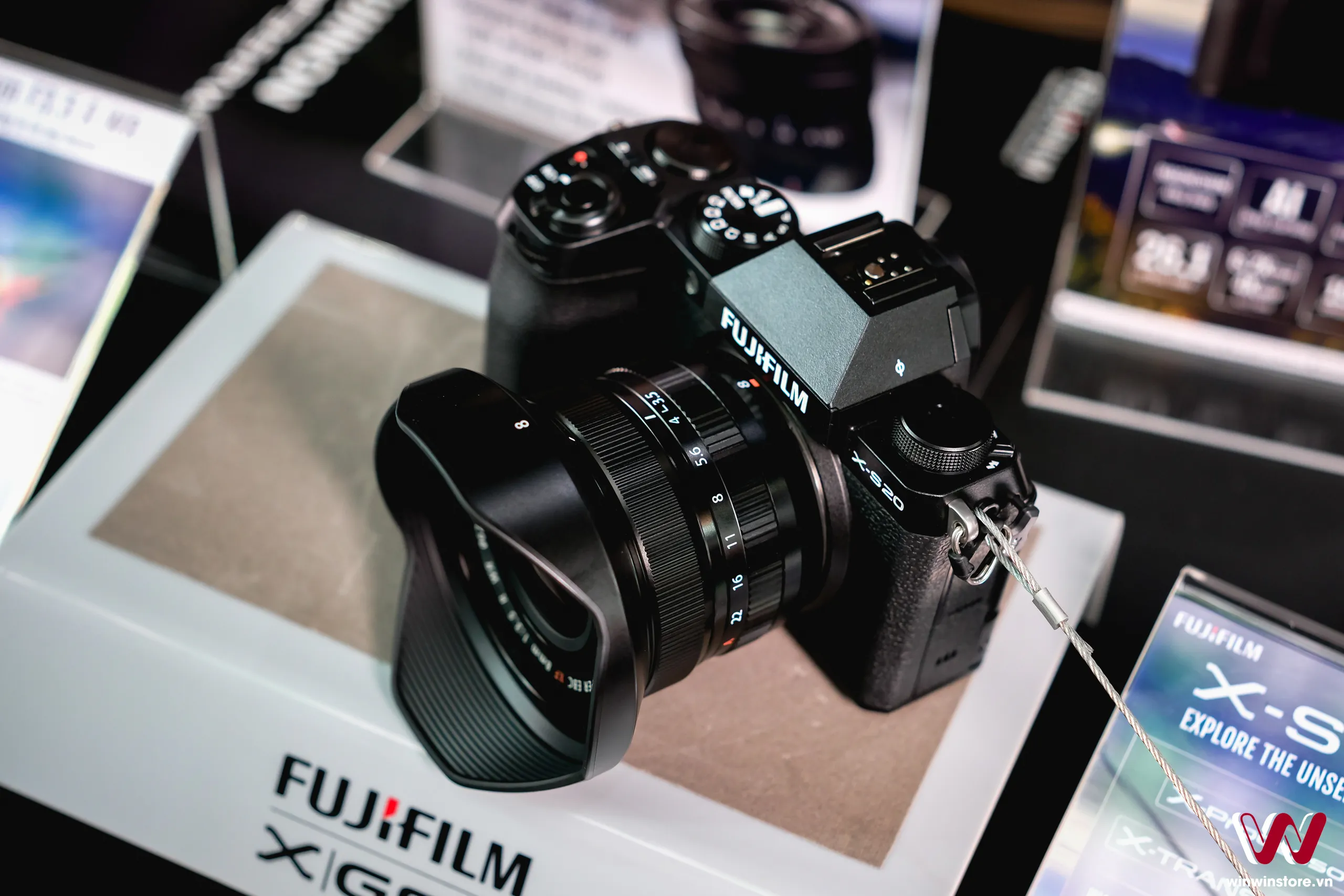 Trên tay nhanh ống kính Fujifilm XF 8mm F3.5 R WR: Nhỏ gọn, tiêu cự siêu rộng ấn tượng, giá 20 triệu