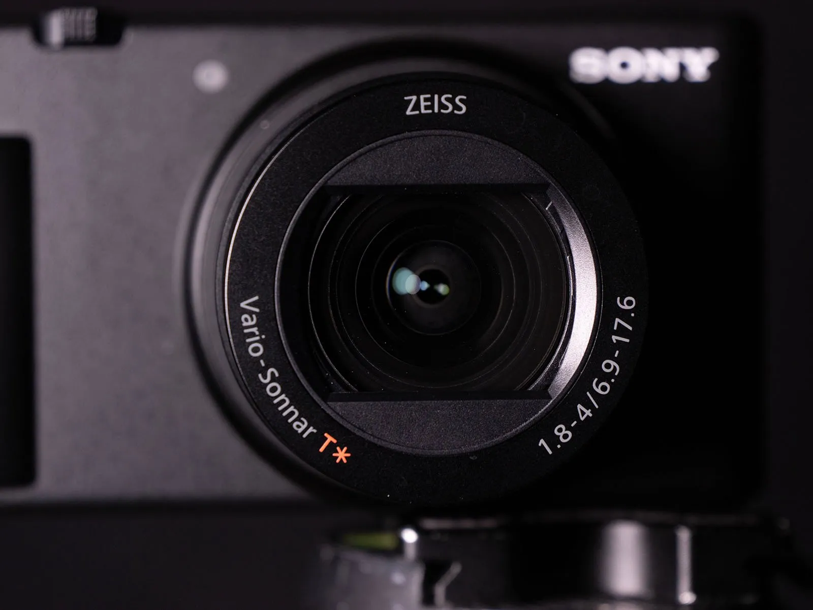 Sony ZV-1 Mark II ra mắt với ống kính tiêu cự 18-50mm mới