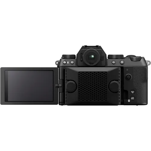Máy ảnh Fujifilm X-S20 với ống kính XC 15-45mm