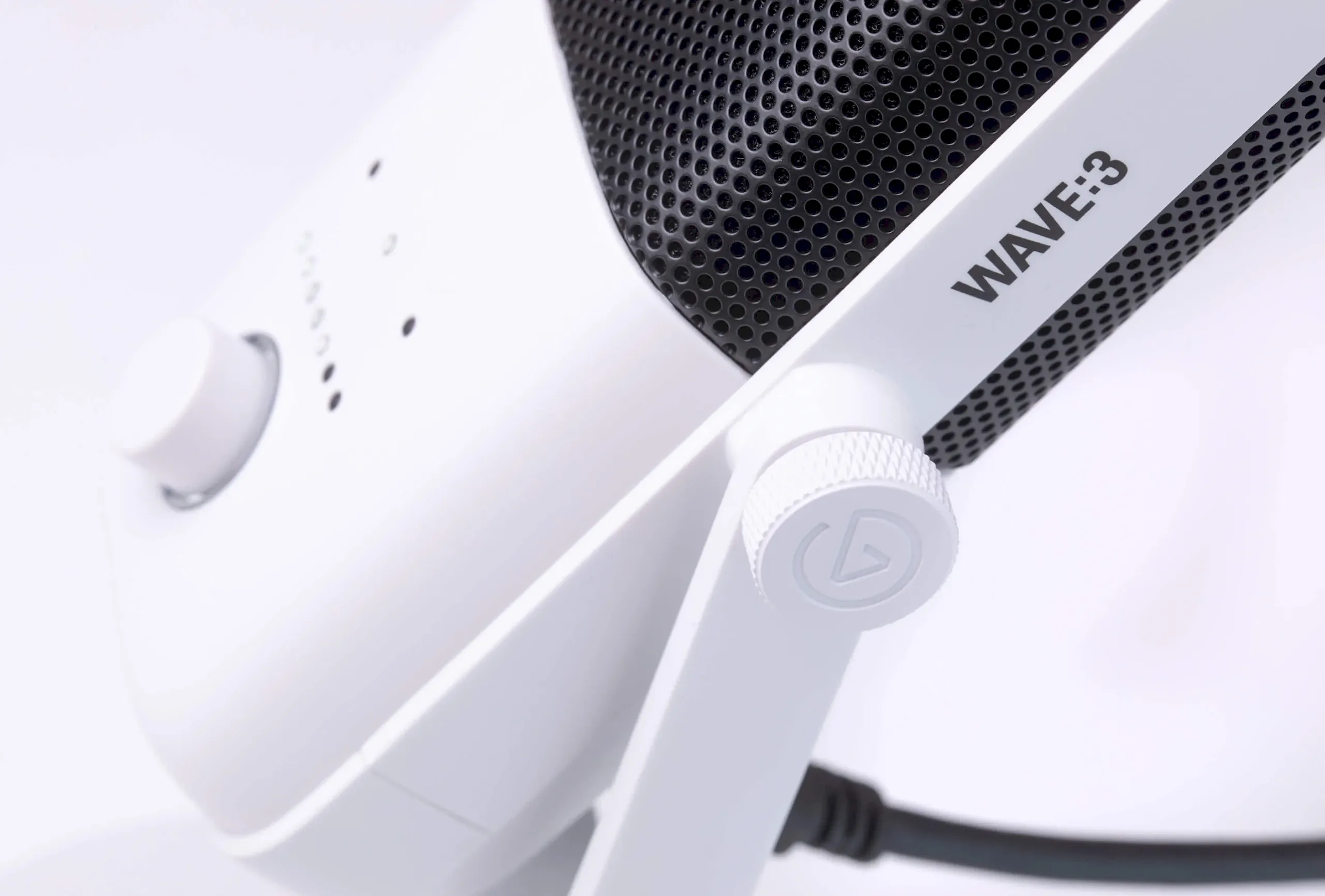 wave 3 white abf desktop 02 hm99ea