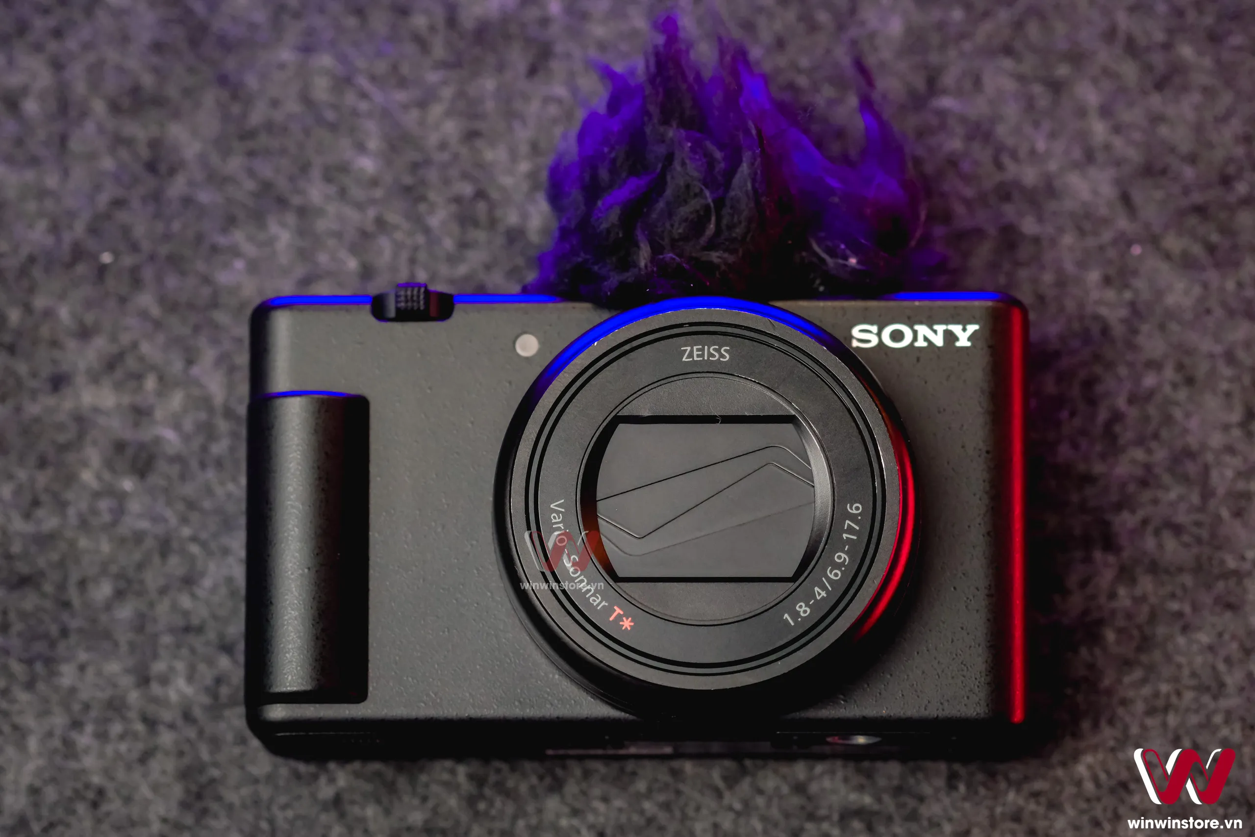 Trên tay Sony ZV-1 II: Tiêu cự 18-50mm mới, nâng cấp AF, có USB-C,...