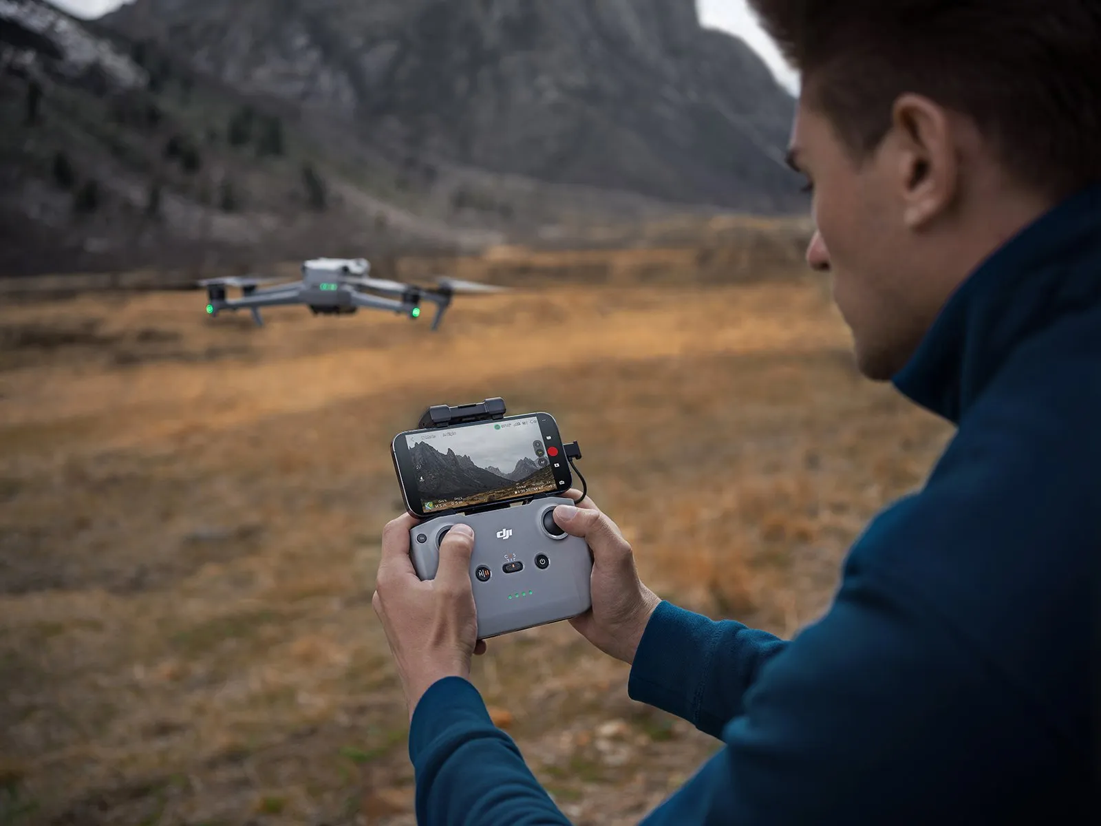 DJI Air 3 ra mắt với hai camera và nâng cấp thời lượng bay lên đến 46 phút