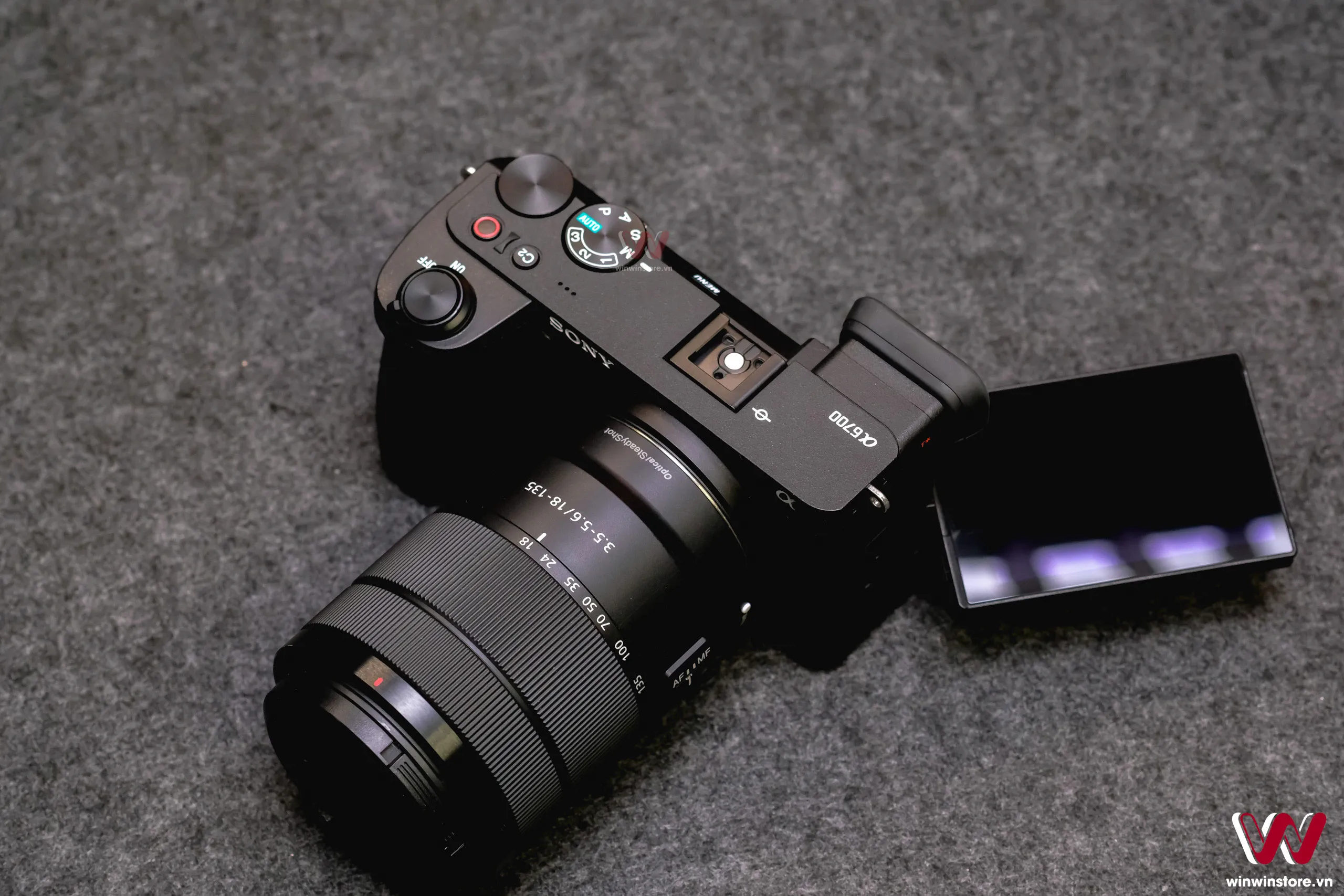 So sánh Sony a6700 với Sony a7C: Lựa chọn nào là hợp lý?