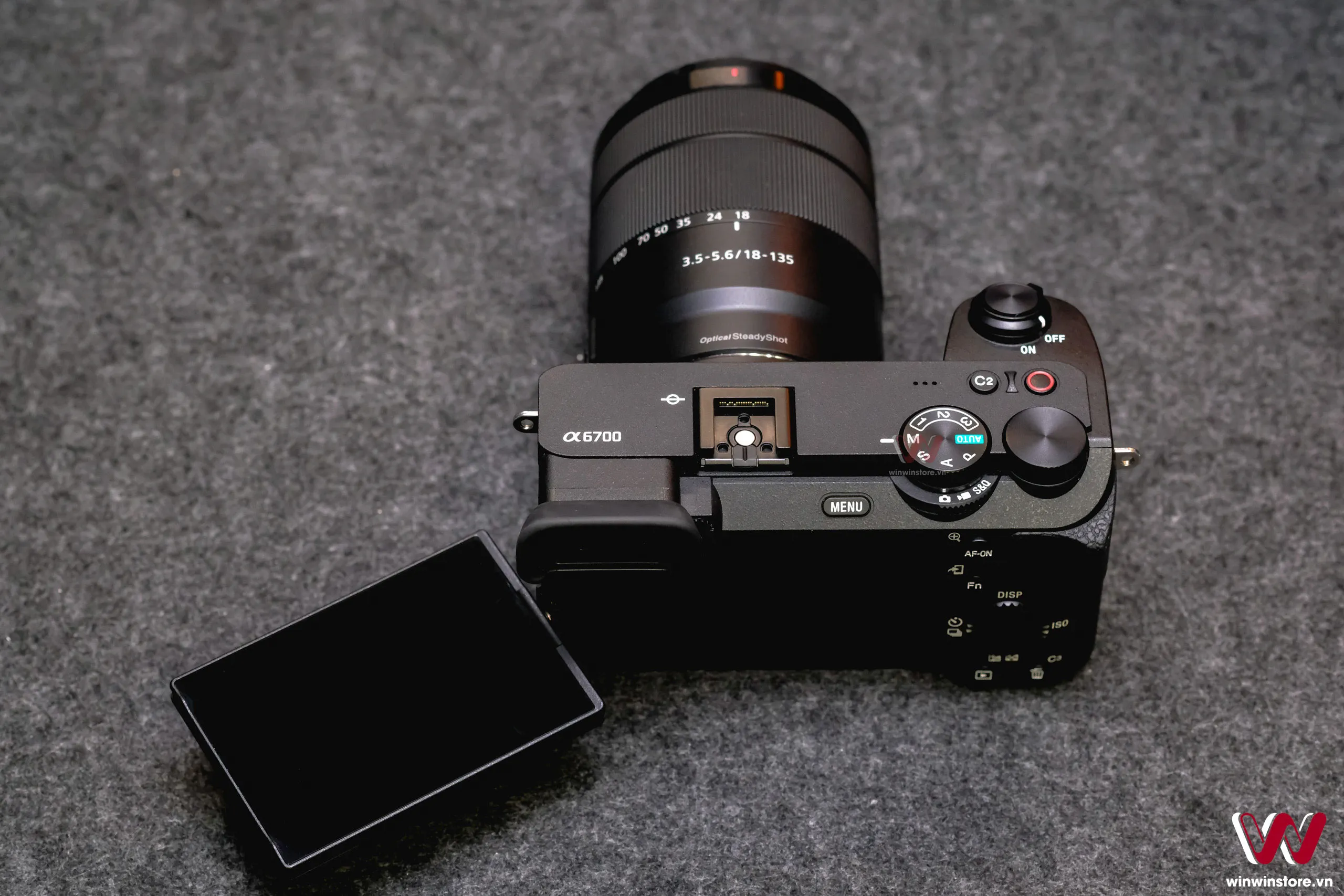 So sánh Sony a6700 với Sony a7C: Lựa chọn nào là hợp lý?