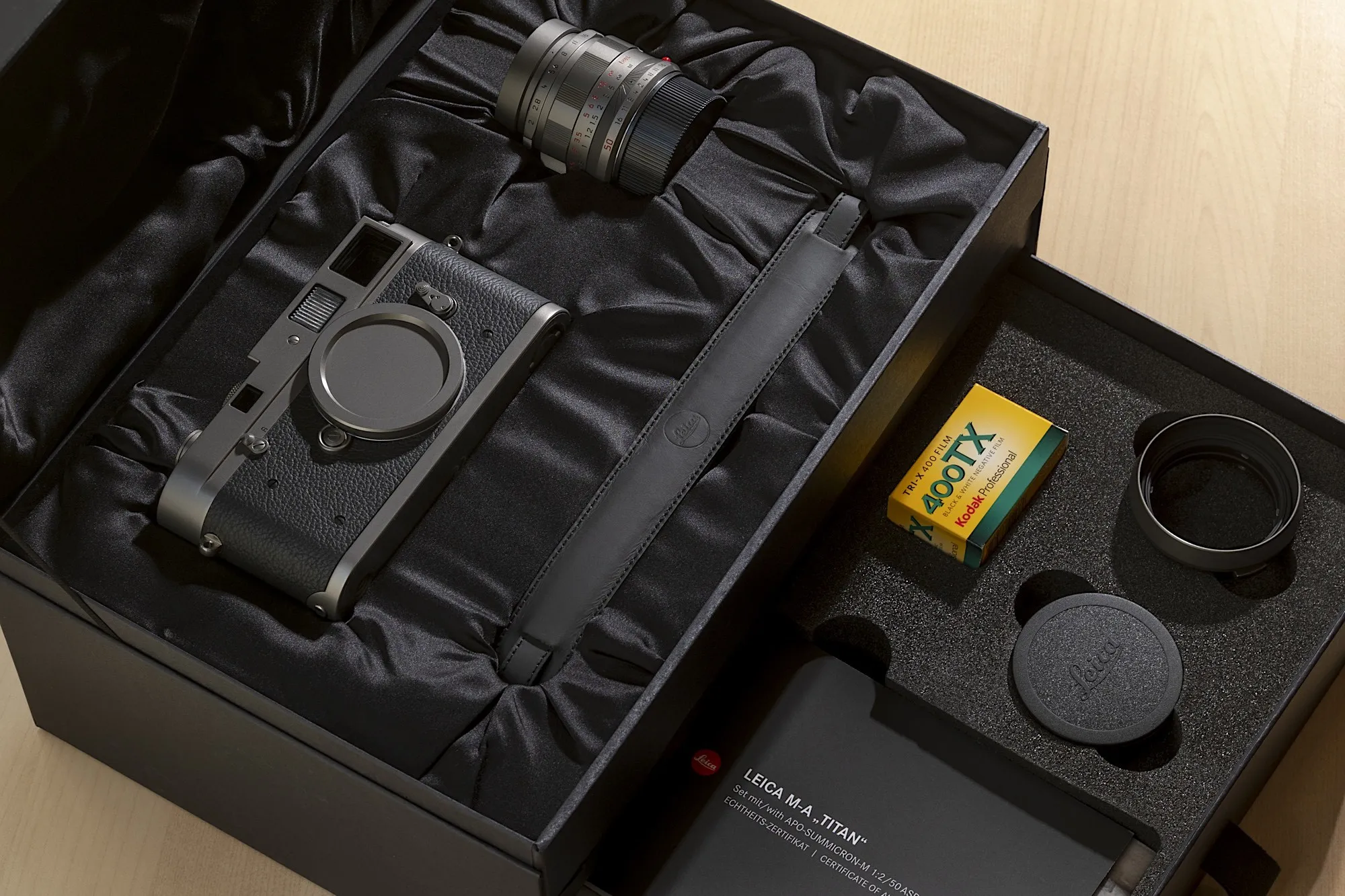 Leica ra mắt ống kính Leica Noctilux-M 50mm F0.95 ASPH Titan đặc biệt