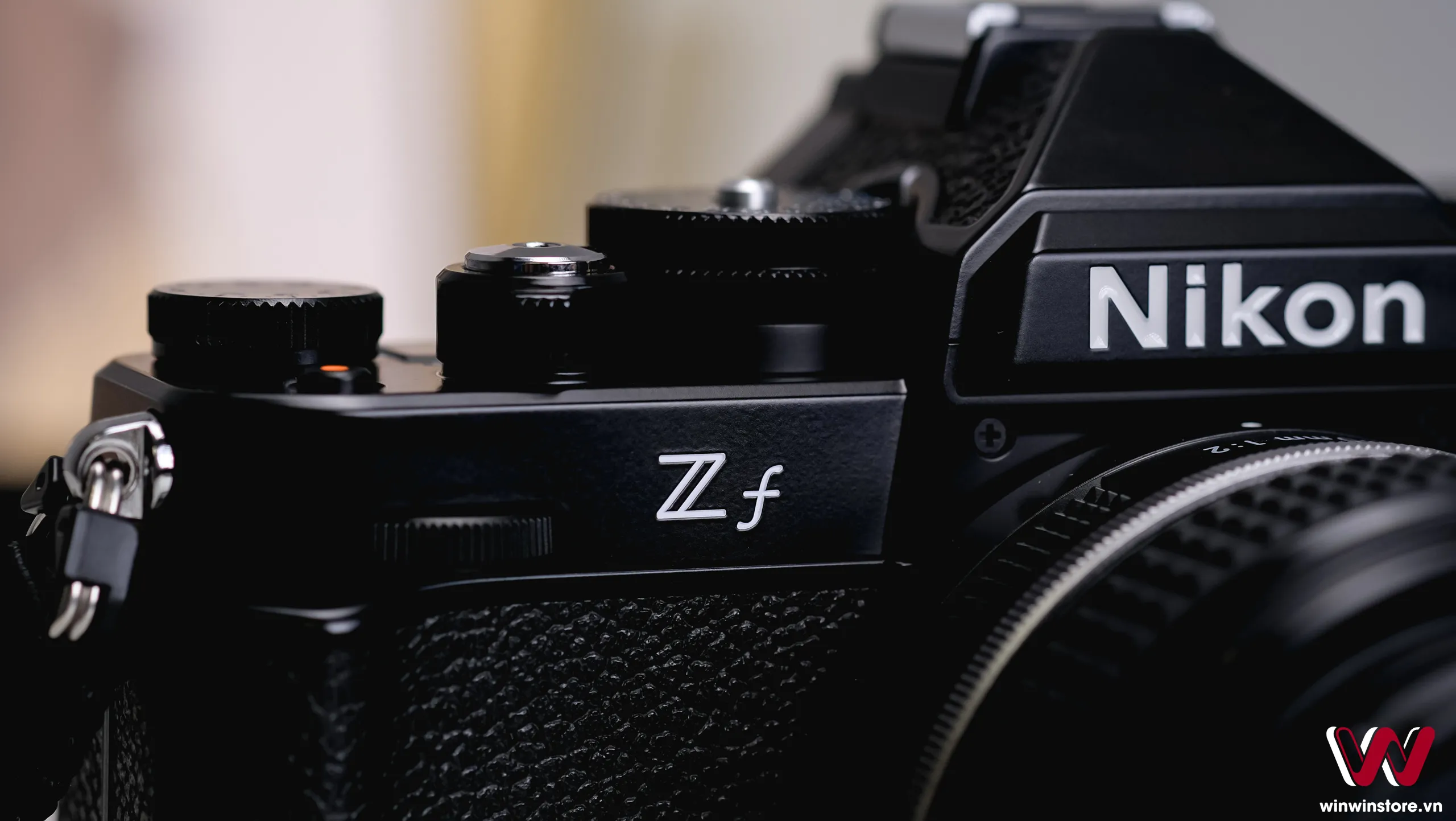 Trên tay máy ảnh Nikon Zf: Hiện đại kết hợp cổ điển, trải nghiệm hoài niệm