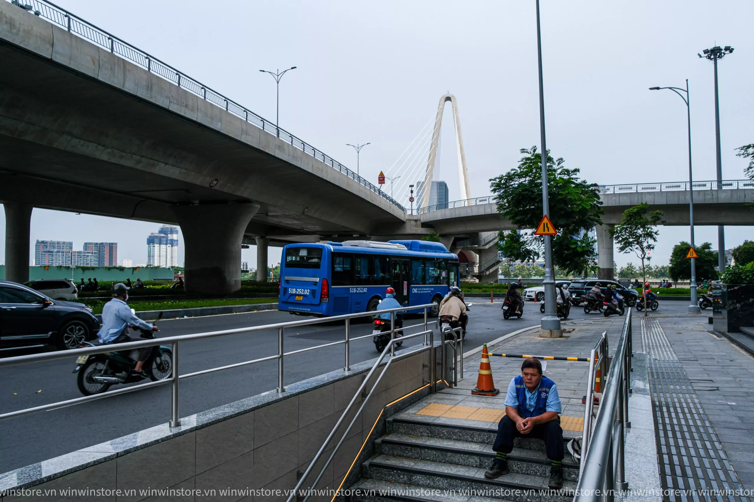 Trên tay ống kính Sigma 10-18mm F2.8 DC DN cho Fujifilm X