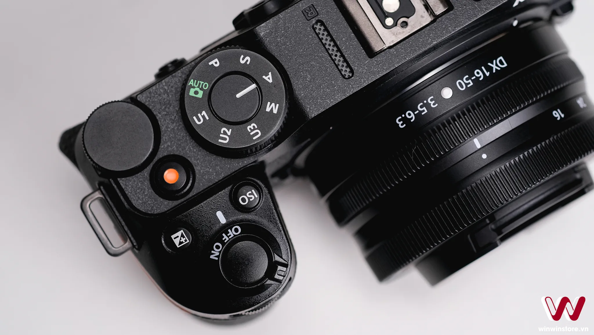 Trên tay Nikon Z30: Lựa chọn lý tưởng cho người mới bắt đầu và vlogger