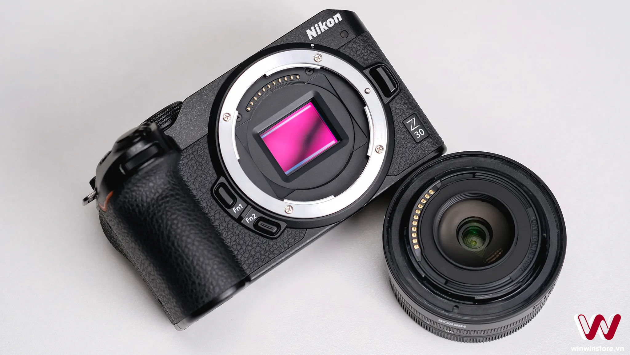trên tay nikon z30