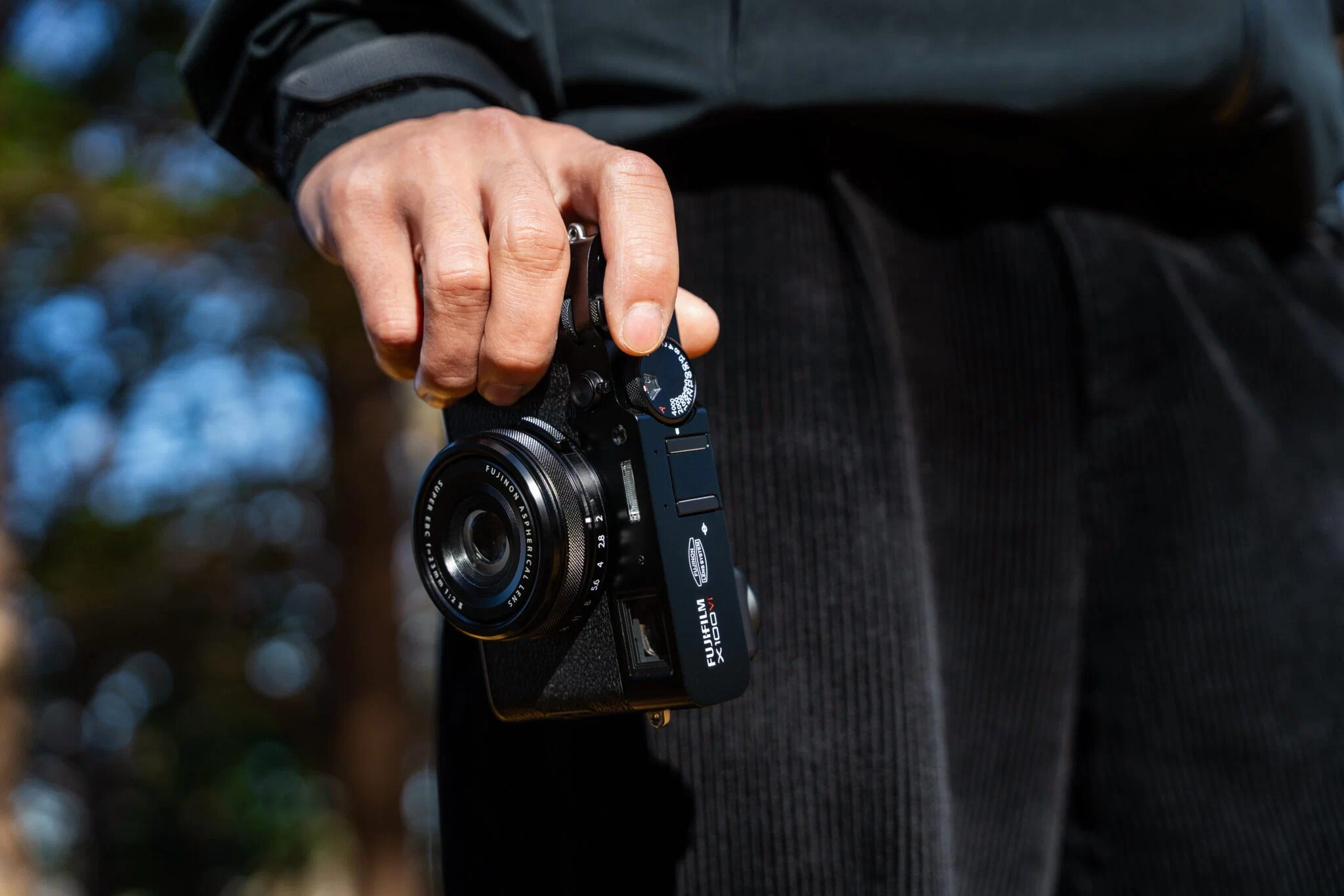 fujifilm x100vi lifestyle 1 44 optimized 2048x1365 1