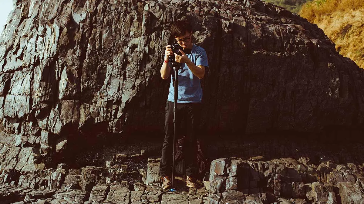 photographer camera monopod