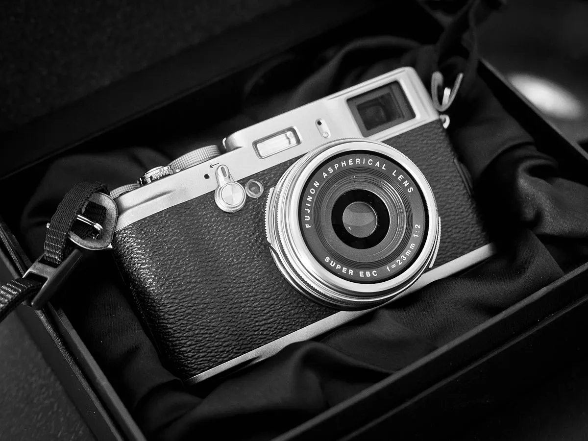 Lịch sử hình thành và phát triển của Fujifilm X100 đến X100VI