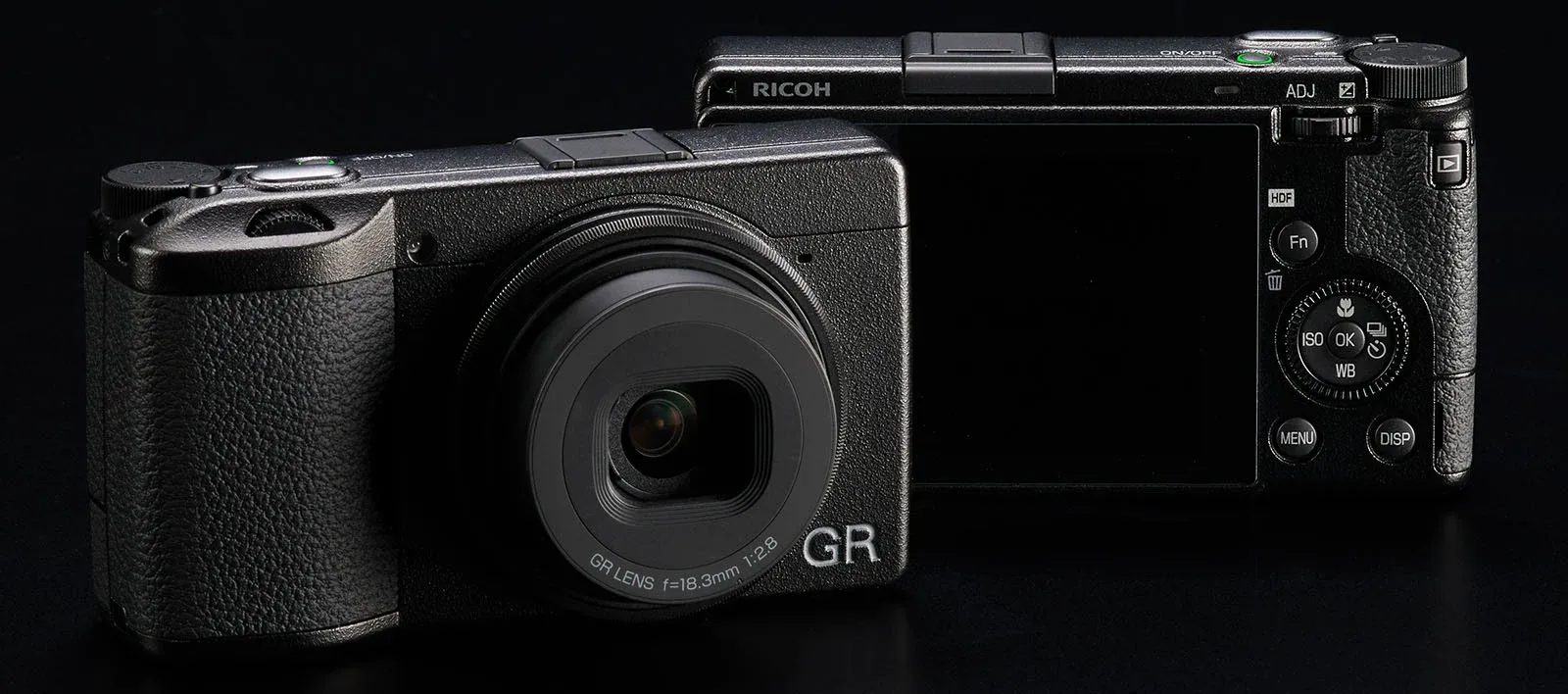 Ricoh ra mắt GR III HDF và GR IIIx HDF, bộ đôi phiên bản mới với kính lọc tán xạ để tạo hiệu ứng mờ ảo