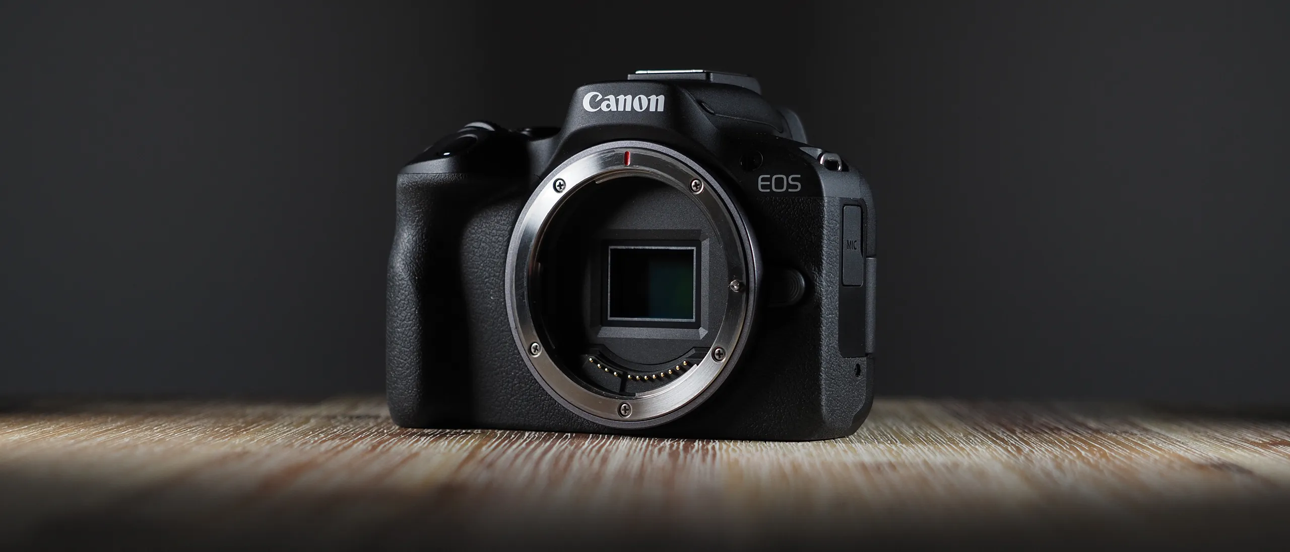 Canon EOS R10 và EOS R50: 5 điểm khác biệt để bạn lựa chọn chiếc máy ảnh khởi đầu tốt nhất