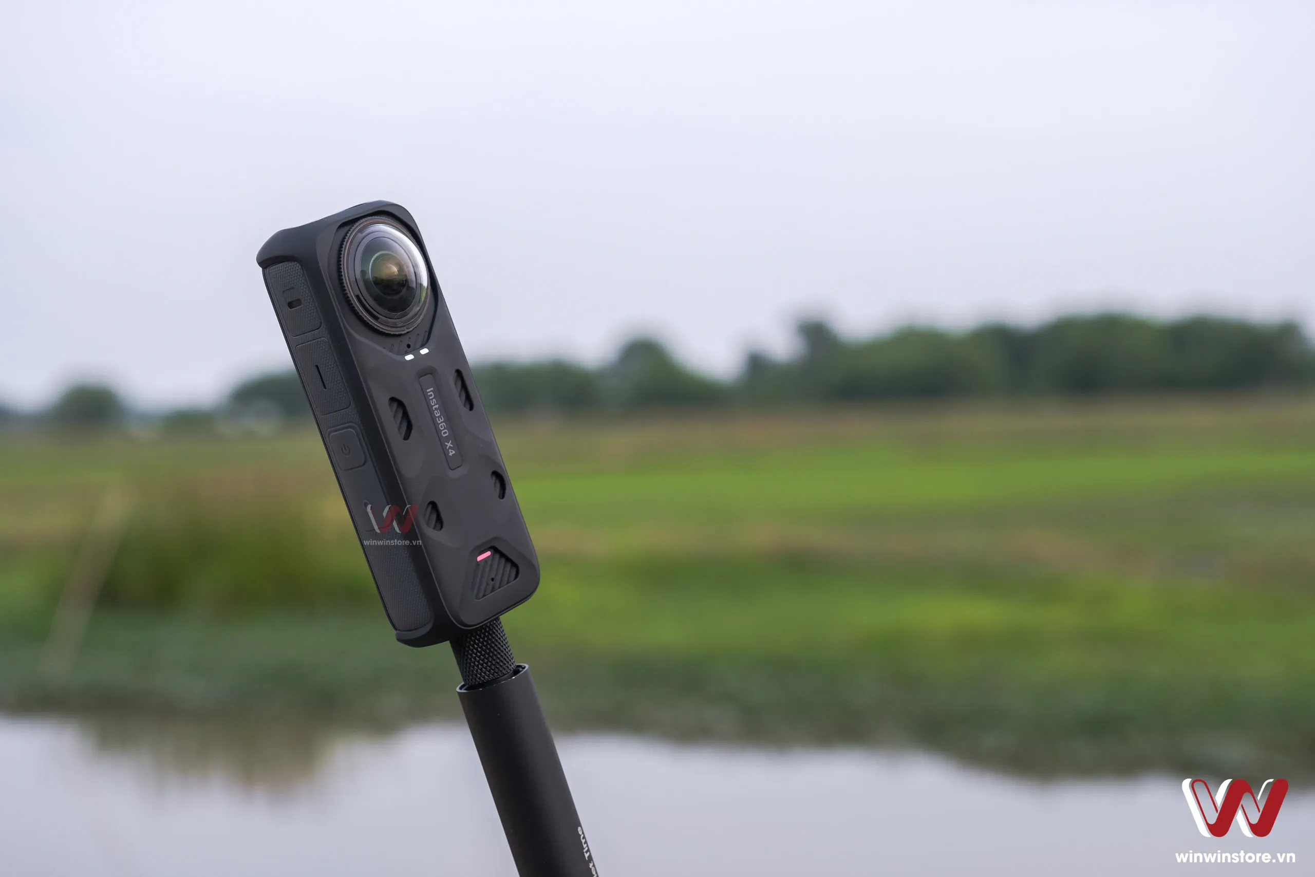 Trên tay Insta360 X4: Nâng cấp quay 8K, nhiều phụ kiện hữu ích tặng kèm sẵn