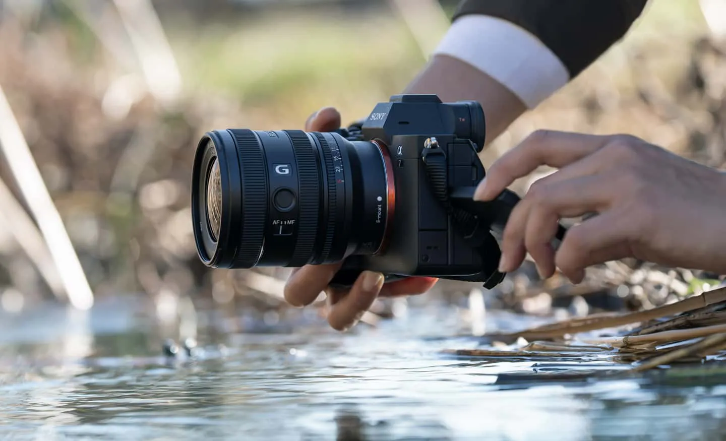 ong kinh sony fe 16 25mm f2 8 g 14