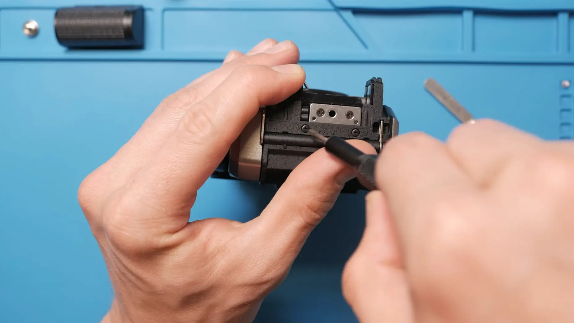 pentax 17 teardown 4