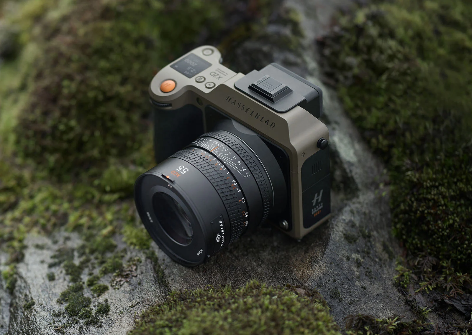 lifestyle x2d 100c earth explorer 45 degrees vertical view