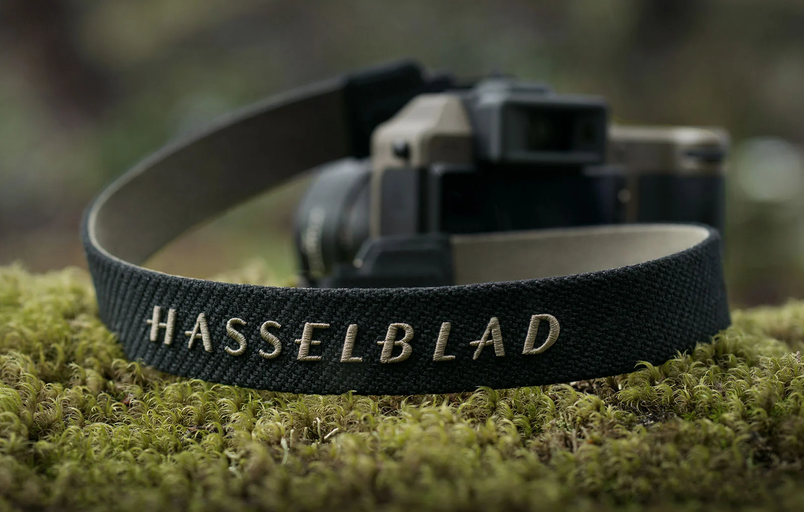 lifestyle x2d 100c earth explorer strap 2