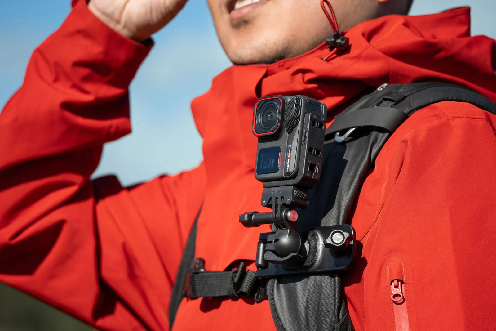 insta360 ace pro 2 hiking 2