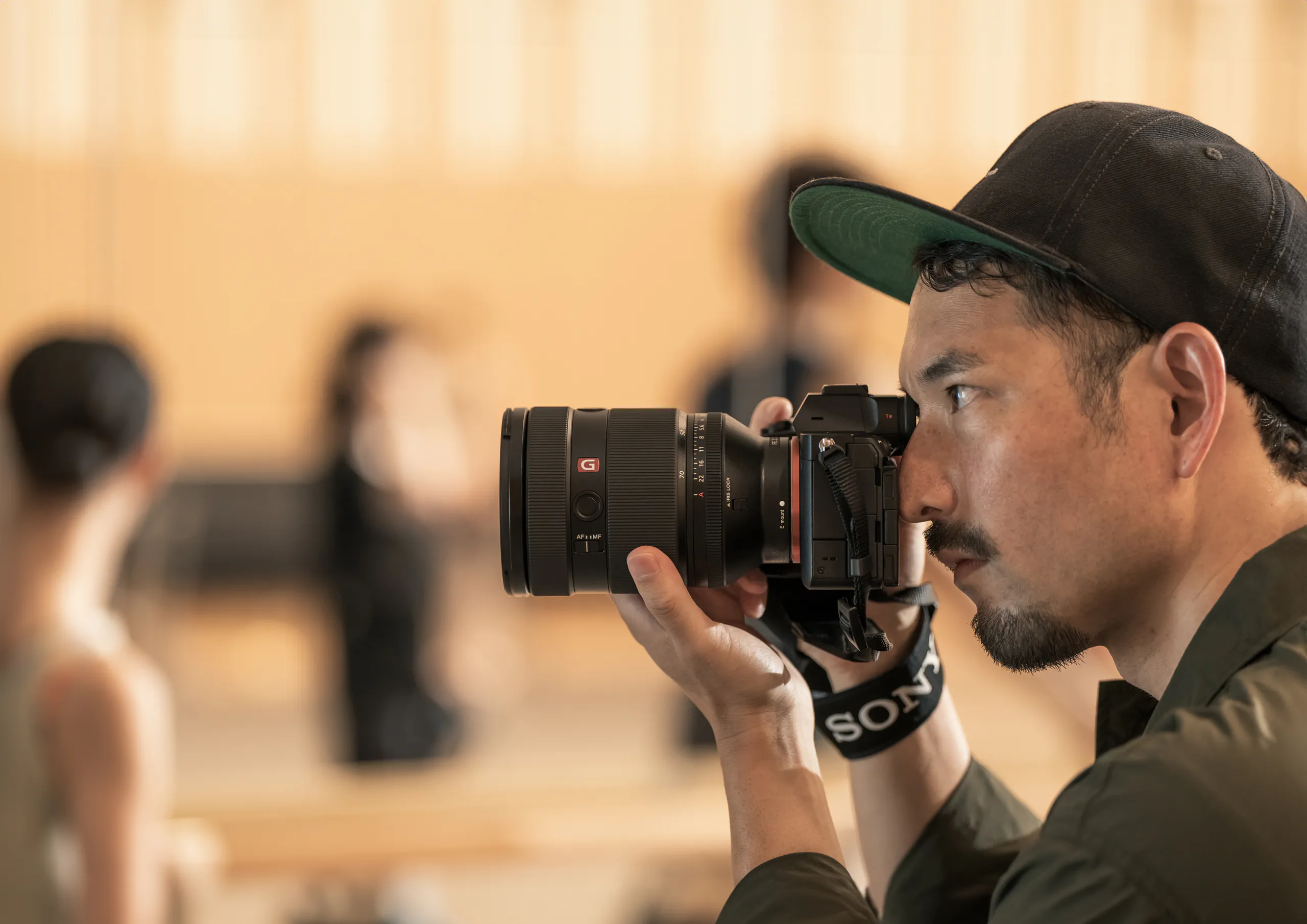 ong kinh sony fe 28 70mm f2 gm 45
