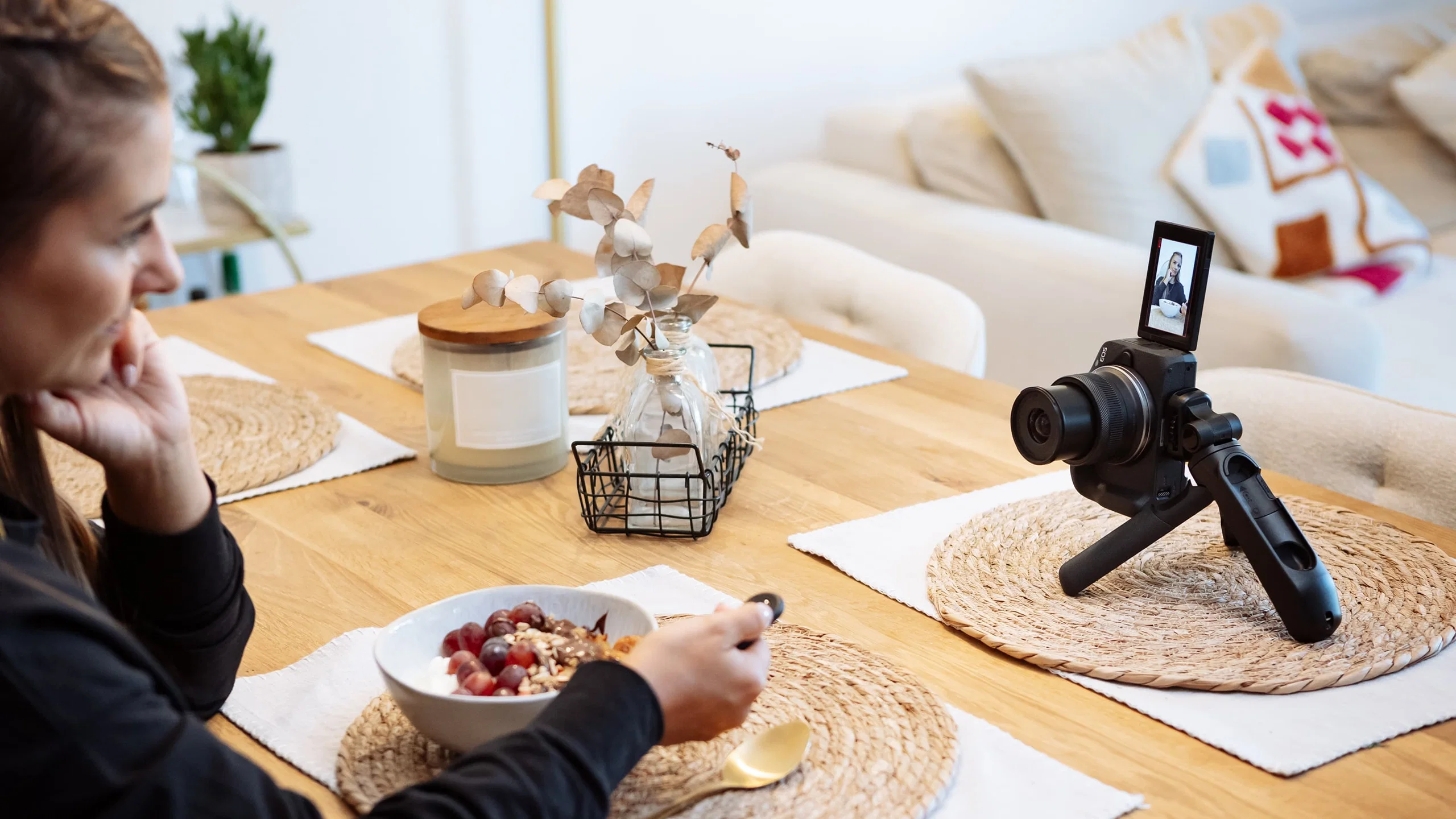 canon eos r100 vs eos r50 3