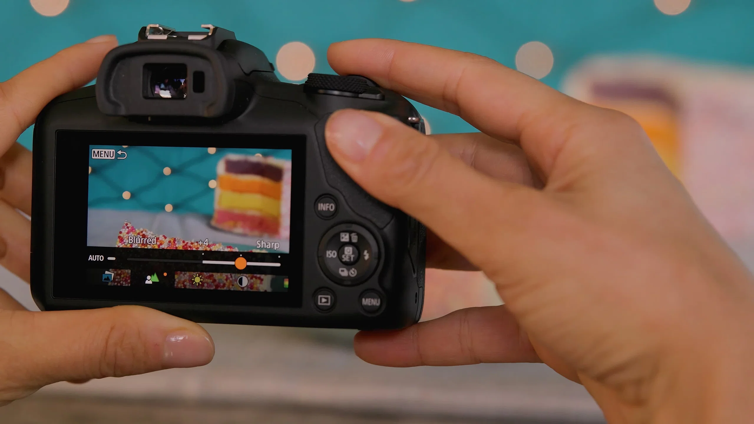 canon eos r100 vs eos r50 4