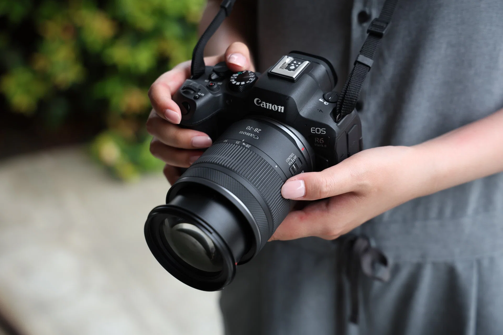 may anh canon rf 28 70mm f2 8 is stm20