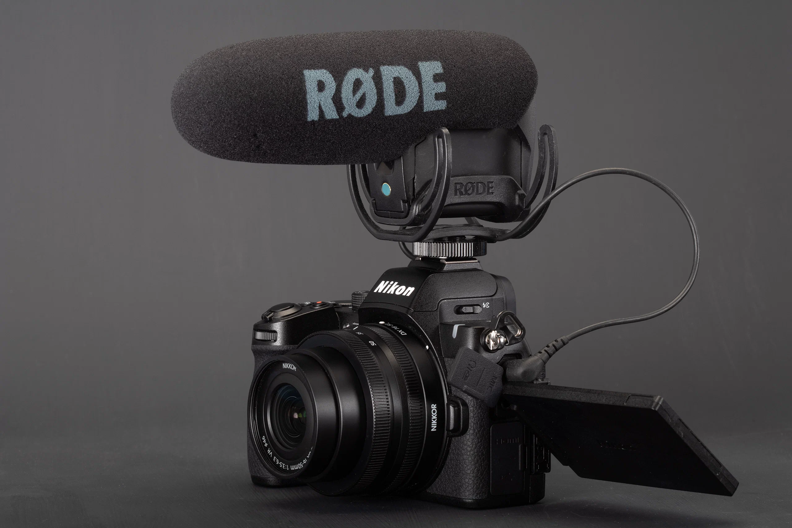 nikon z50ii side on with rode mic attached 32 nikon z50ii side on with rode mic attached