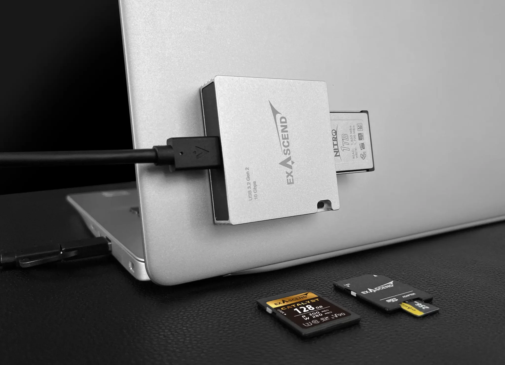 Đầu đọc thẻ Exascend 4-in-1 10Gbps hỗ trợ CFexpress Type B, SD Express và microSD