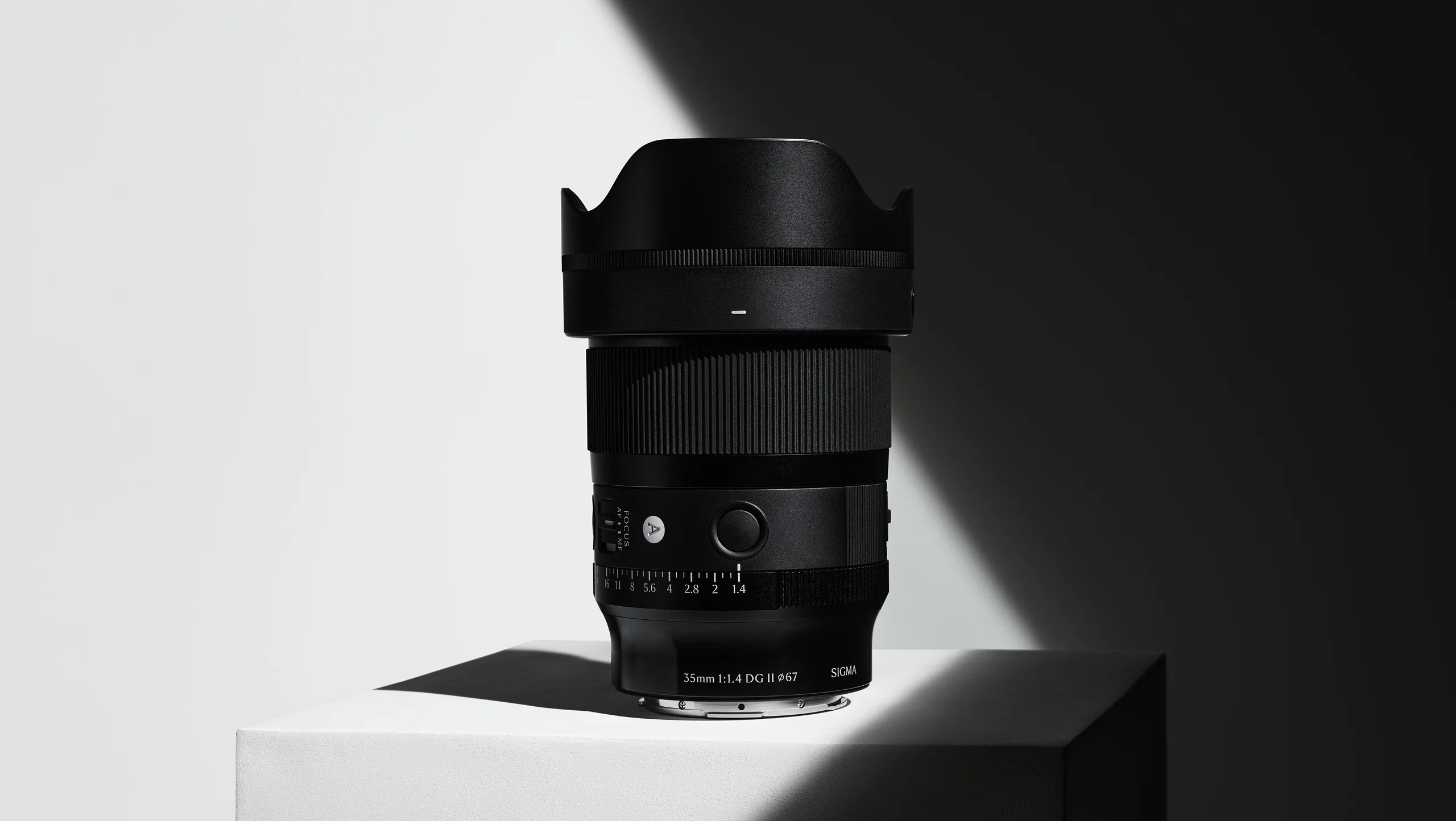 Sigma 35mm F1.4 DG II Art cho Sony E - sơ đồ cấu trúc quang học 15 thấu kính 12 nhóm