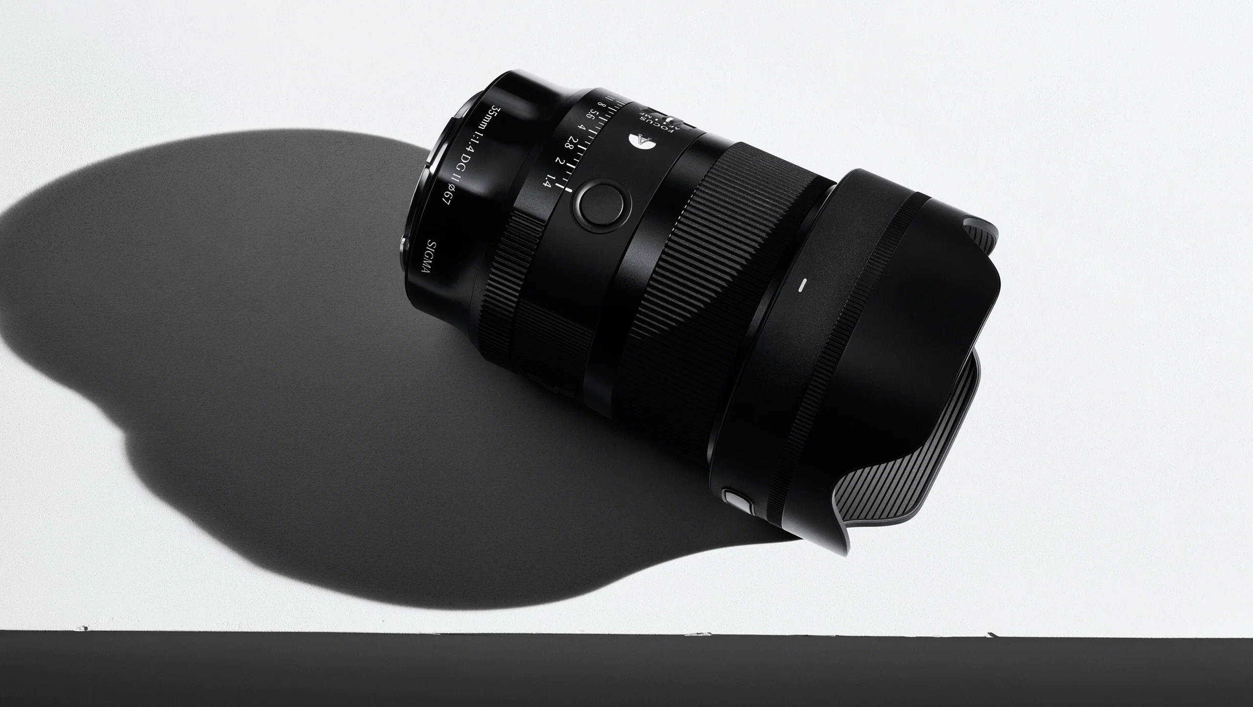 Sigma 35mm F1.4 DG II Art cho Sony E - thiết kế gọn nhẹ, tối ưu cho mirrorless