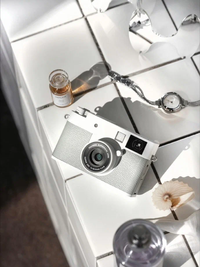 fujifilm x half white 2 7 fujifilm x half white 2