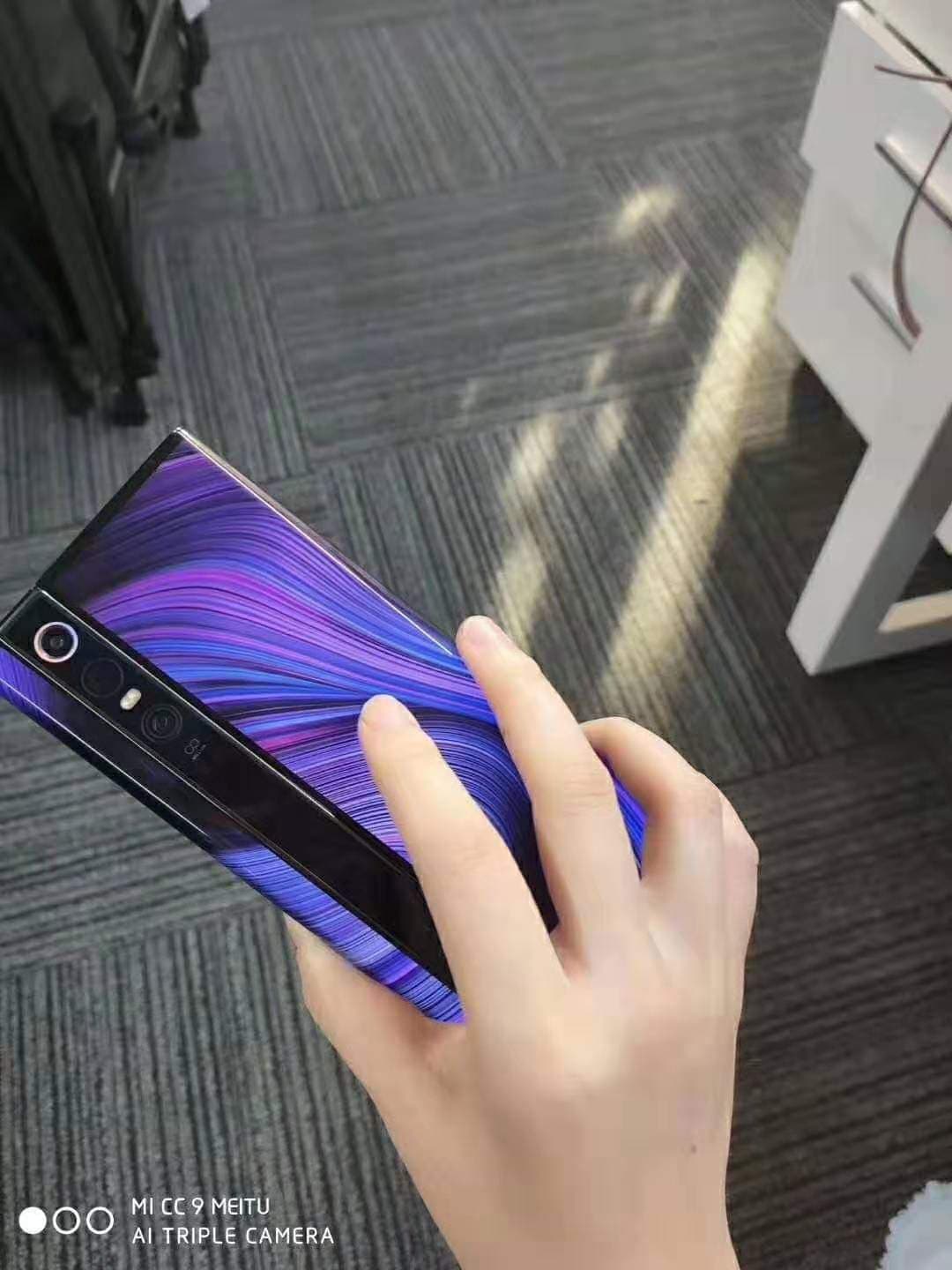 Cận cảnh Xiaomi Mi Mix Alpha: "siêu phẩm thiết kế" smartphone đương đại