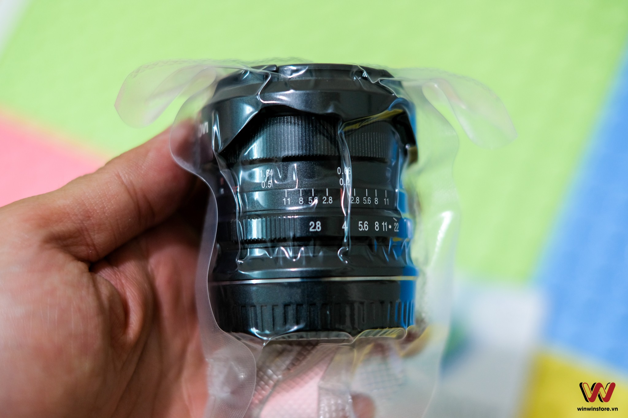 Mở hộp và trên tay ống kính góc siêu rộng LAOWA 9MM F2.8