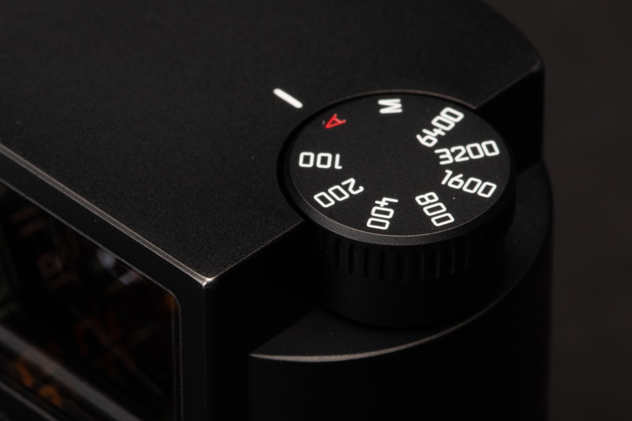 Leica chính thức ra mắt M10-R với cảm biến độ phân giải 40MP, giá chỉ gần 200 triệu