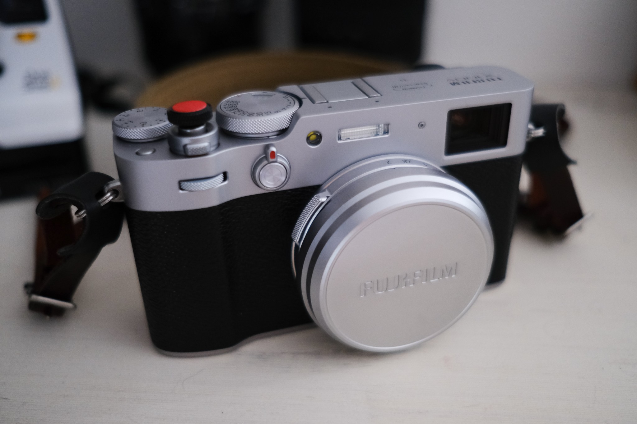 Thống kê tài chính mới cho thấy doanh số Fujifilm X-T4 và X100V tăng dù thị trường khắc nghiệt