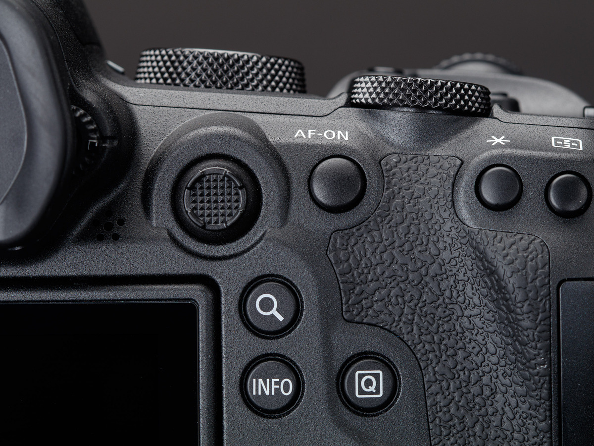 Canon ra mắt máy ảnh EOS R6, phiên bản cắt giảm của R5, giá tốt hơn