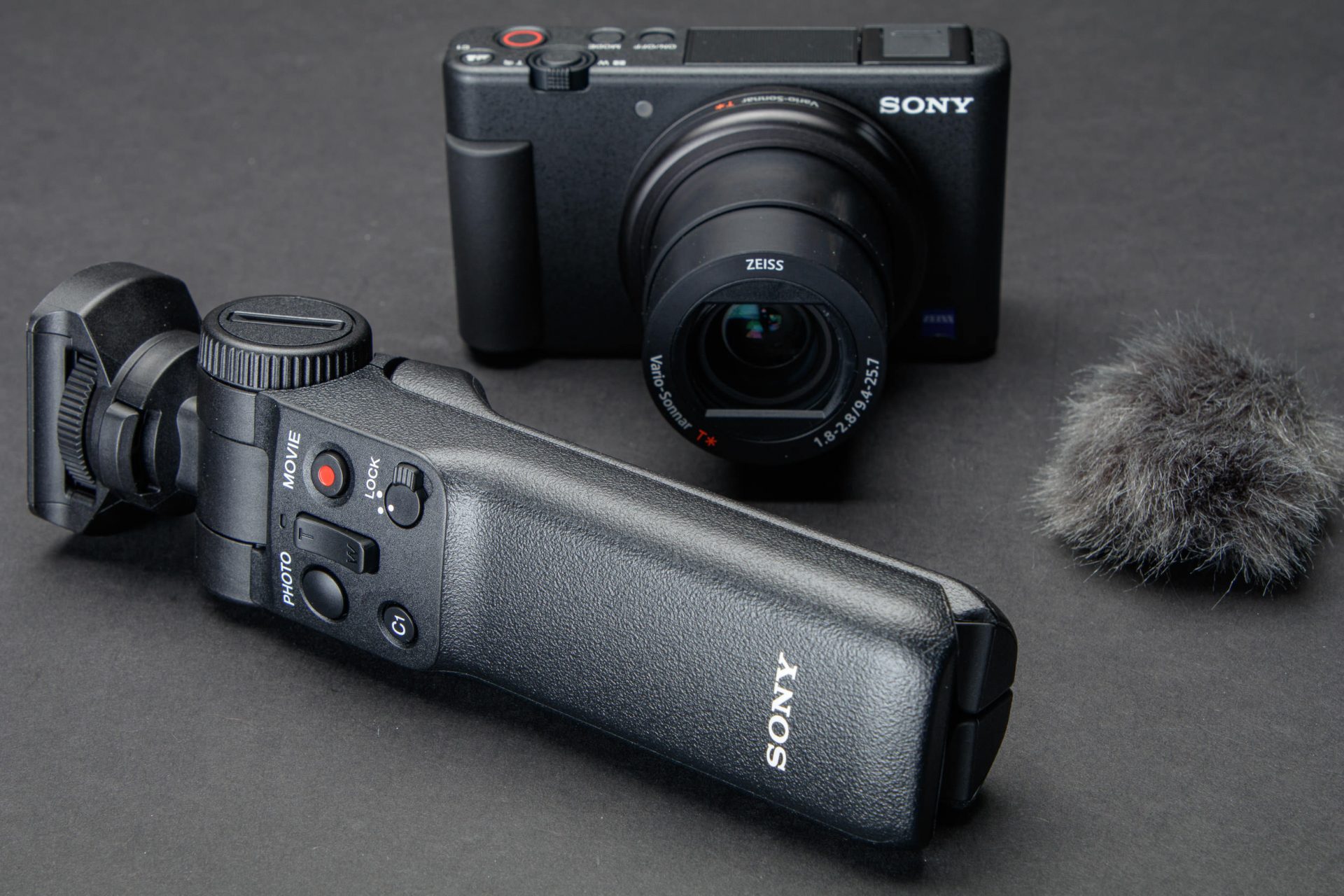 Sony ZV-1 là chiếc máy ảnh dành cho quay vlog tốt nhất hiện nay