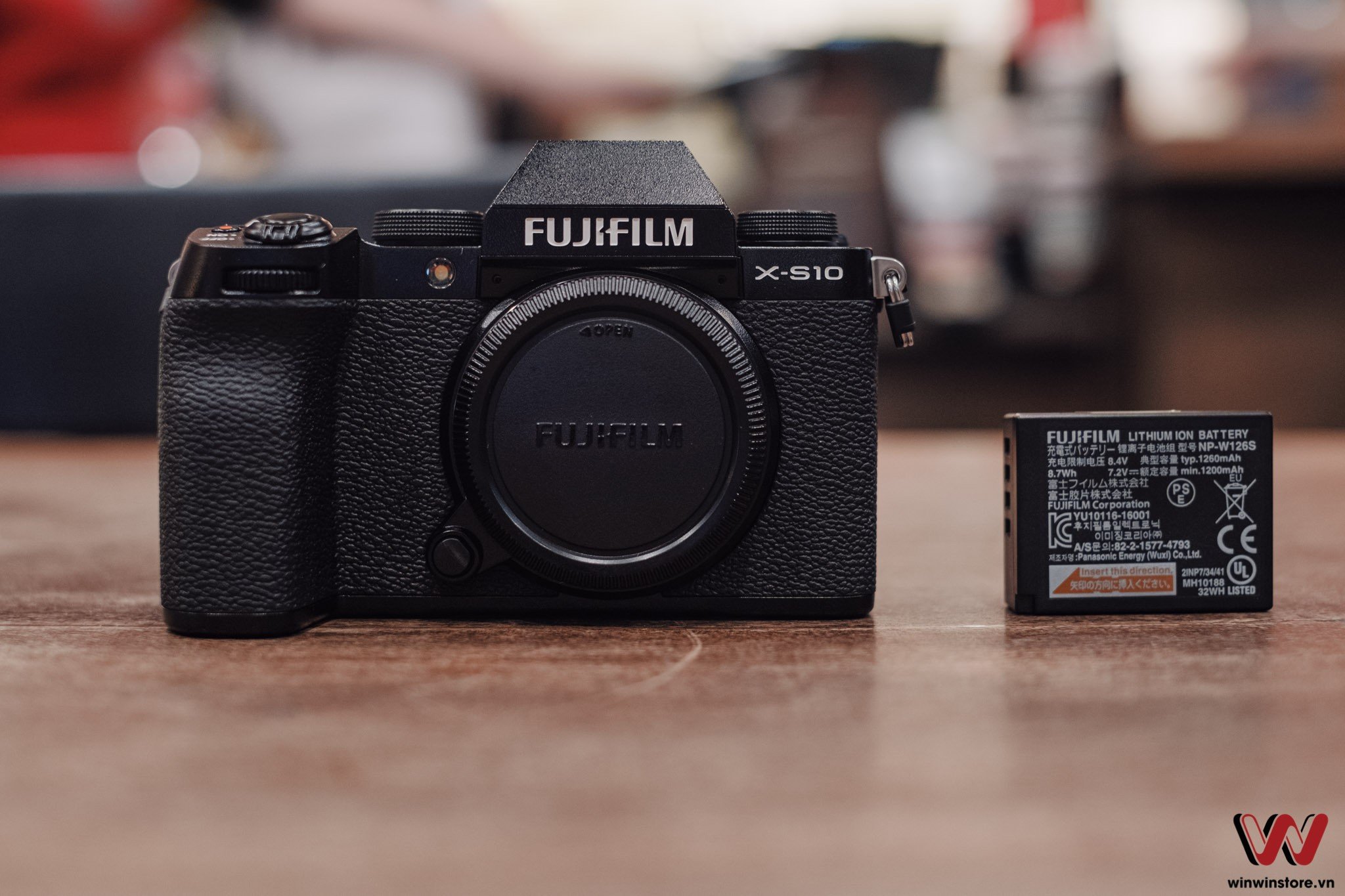 Mở hộp Fujifilm X-S10 chính hãng: Đây là những thứ bạn phải đánh đổi để có được hiệu năng X-T4 trong mức giá X-T30