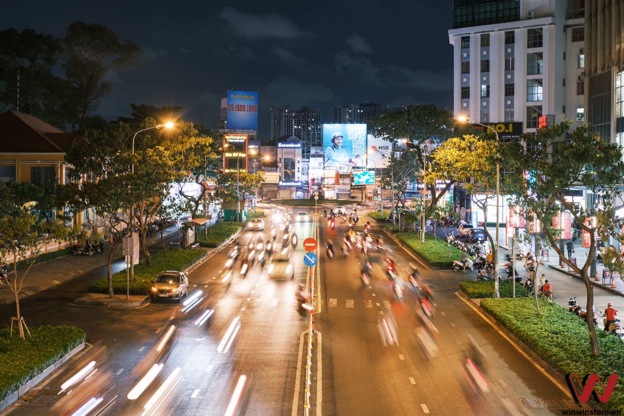 Trên tay Fujifilm X-T4: Màn hình xoay lật với chống rung trong thân máy, những nâng cấp đáng giá