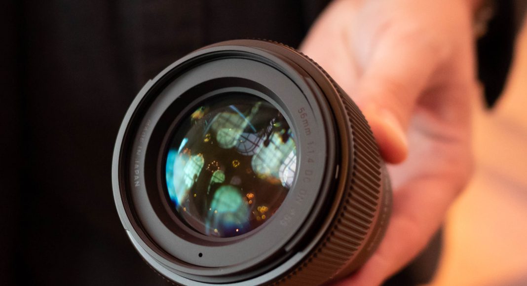 Sigma sẽ ra mắt ống kính mới dành cho máy ảnh mirrorless vào đầu tháng 12