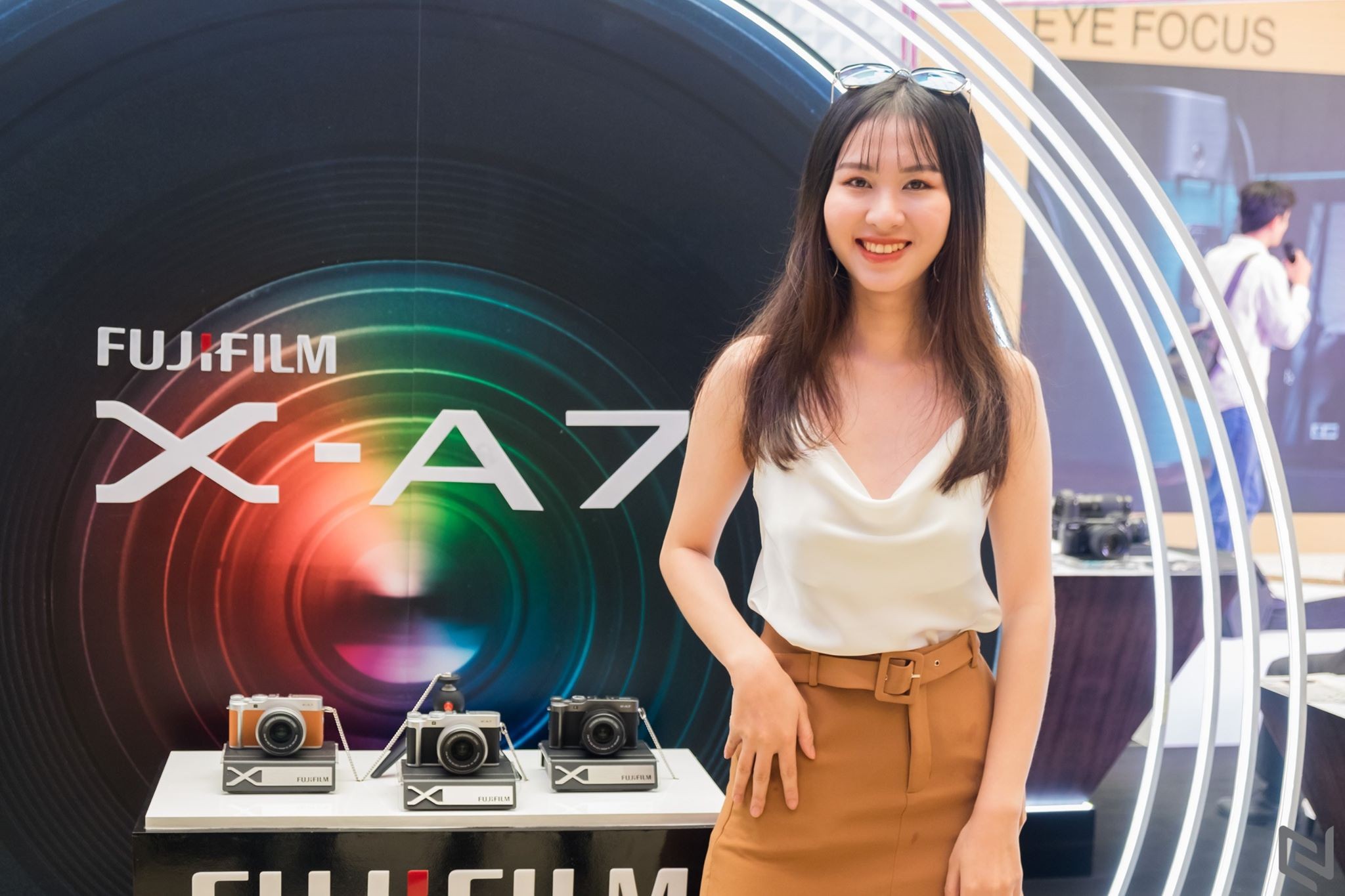 Fujifair 2019: "smart camera" X-A7, Instax mini liplay chính thức