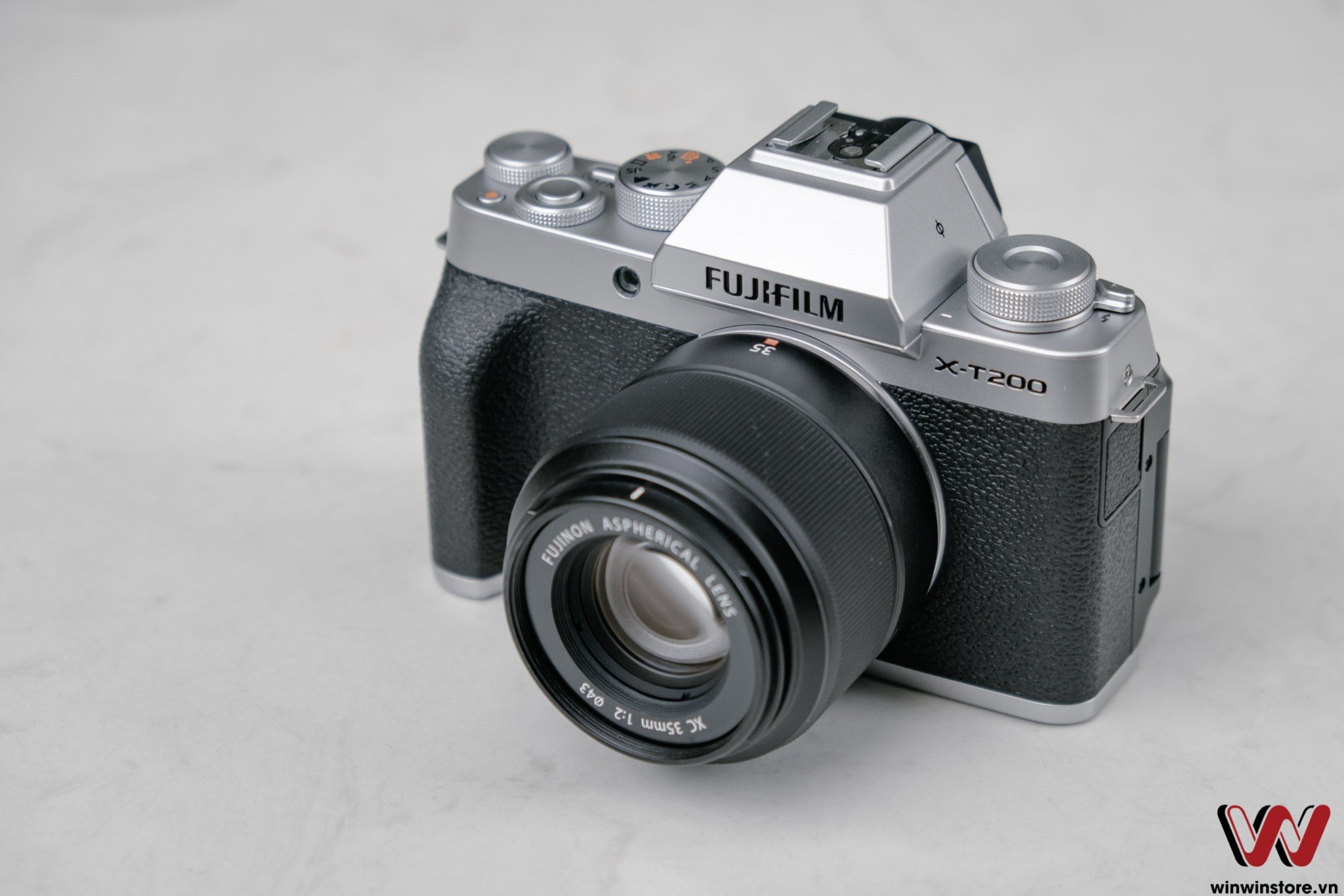 Trên tay và đánh giá nhanh Fujifilm X-T200: máy ảnh dành cho người mới