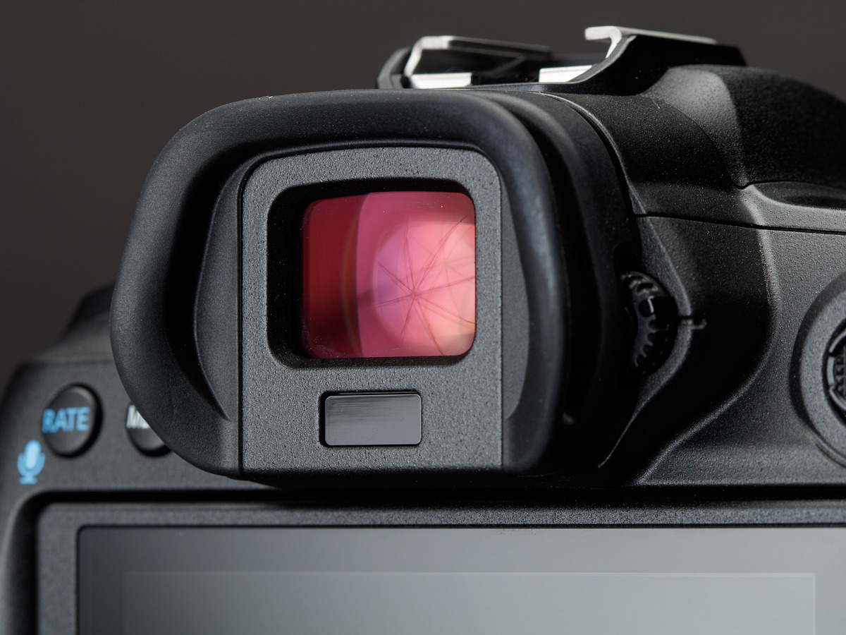 Canon EOS R5 ra mắt, quay video 8K, cảm biến 45MP và Dual Pixel AF thế hệ mới