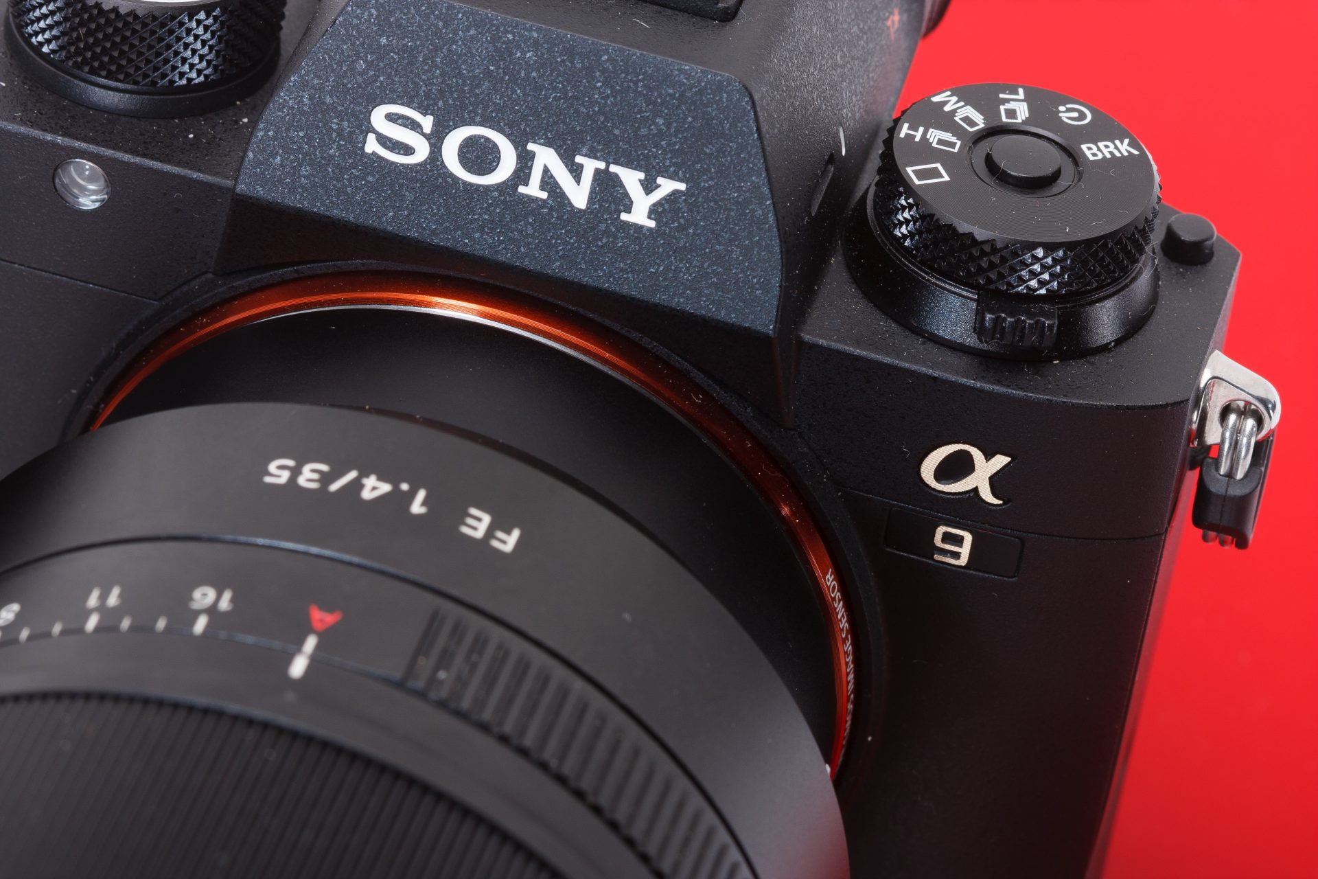 Sony a9 mới sẽ có cảm biến 50MP, quay video 8K, đối đầu Canon R5