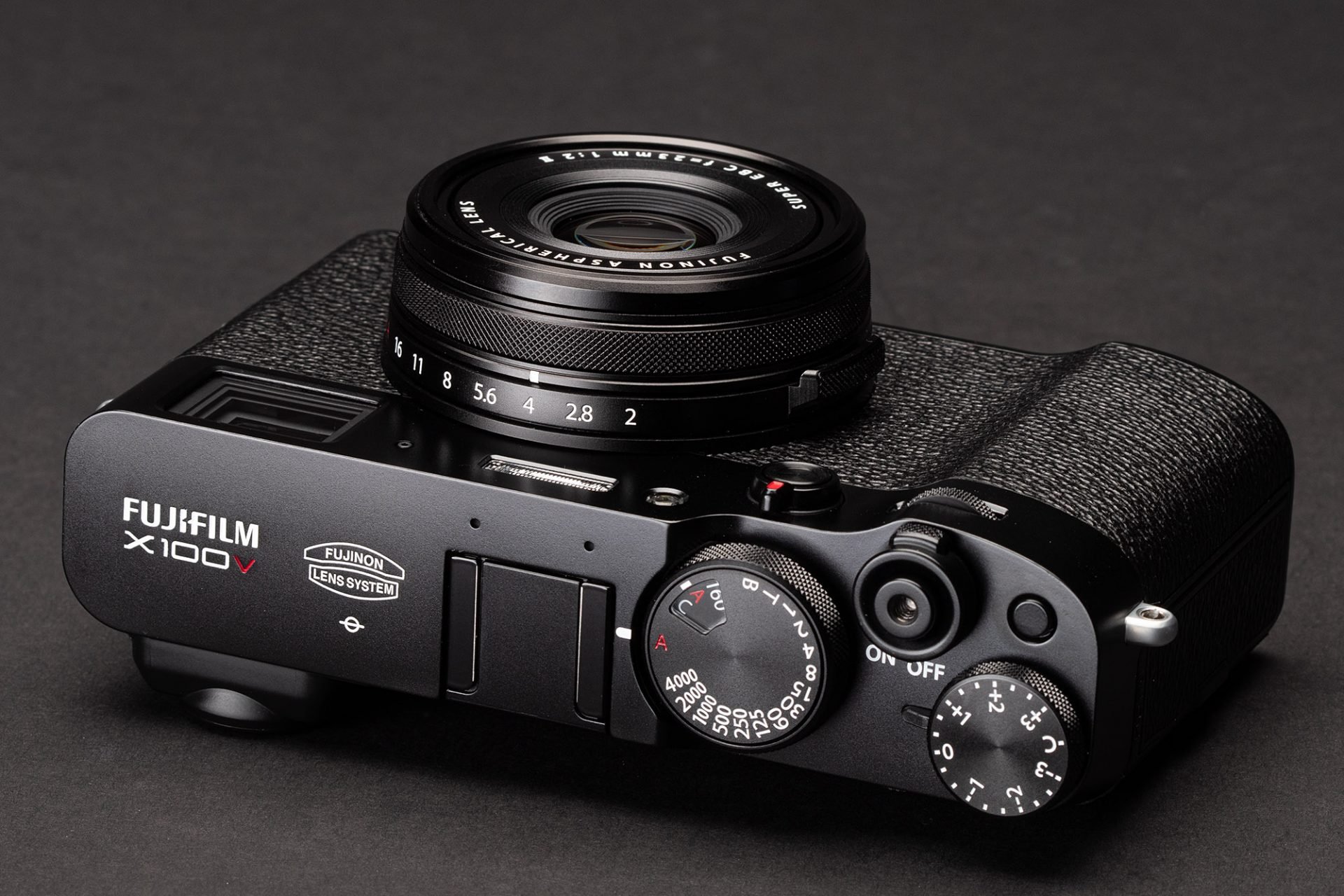 Fujifilm X100V được chọn là chiếc máy ảnh của năm 2020