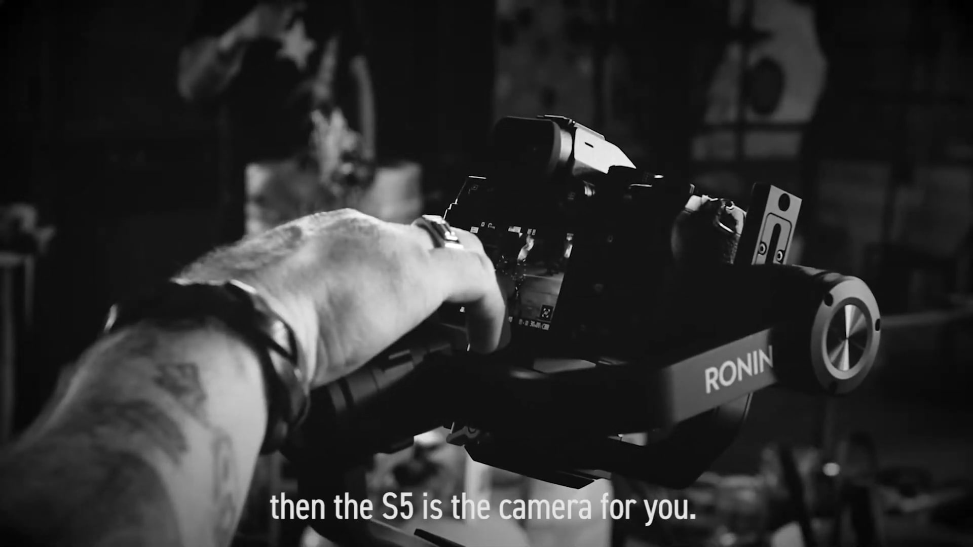 Teaser chính thức về máy ảnh Panasonic Lumix S5 hé lộ, giá dự kiến 2000 USD